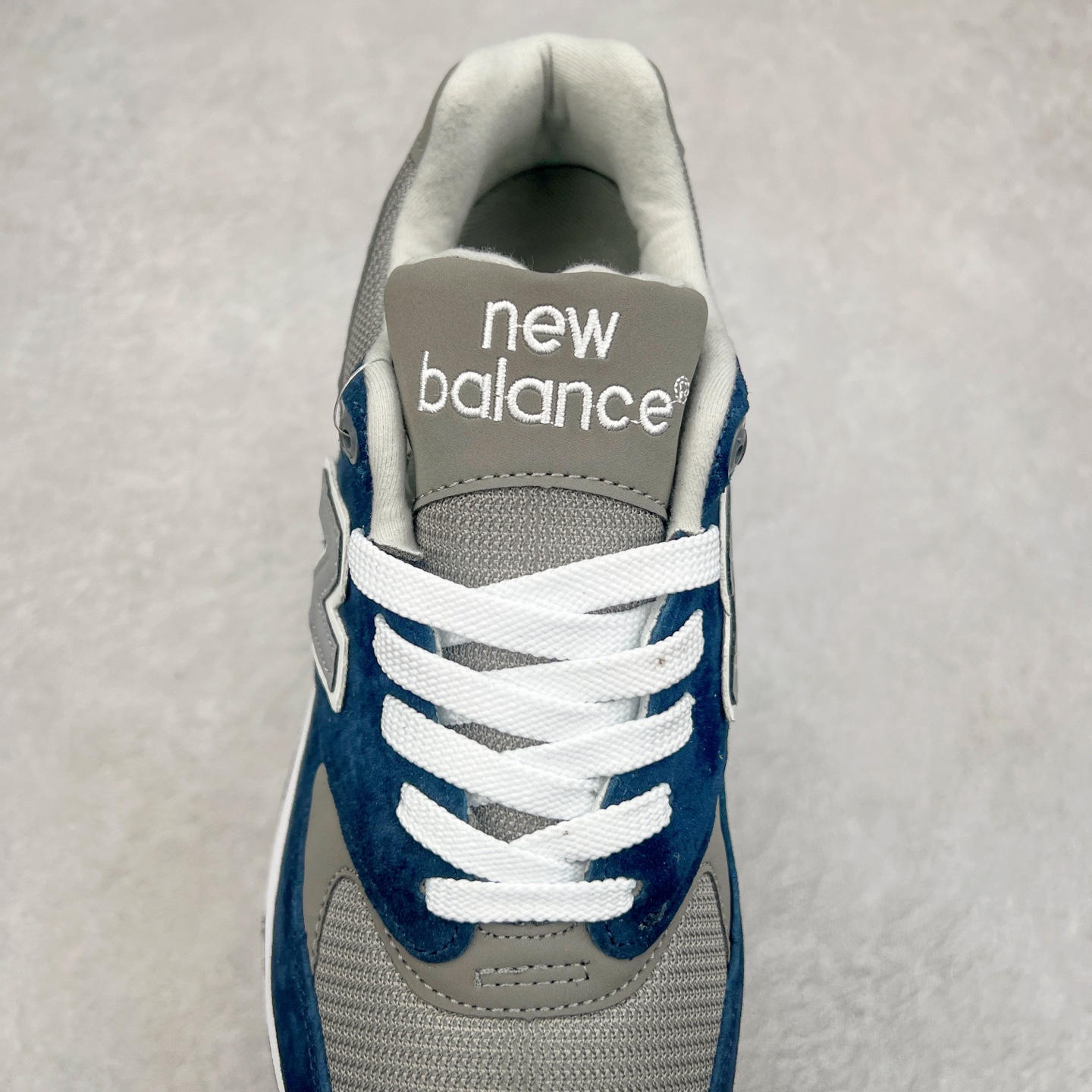 图片[5]-New Balance NB999系列 美潮高端原装原装套楦 真正的正品修长鞋型 早期外围实体充正案例无数 外贸客户指定订单前后掌分段组合大底 内置科技软底 缓震效果极佳日系潮人必备款 尺码同步专柜 尺码：39.5 40 40.5 41.5 42 42.5 43 44-选品中心