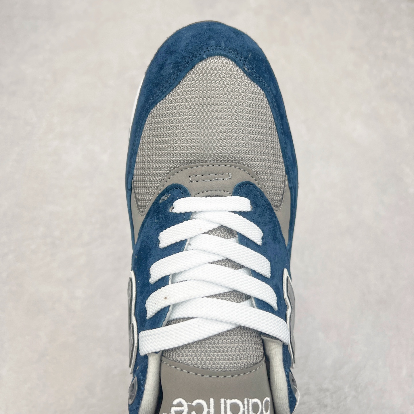 图片[4]-New Balance NB999系列 美潮高端原装原装套楦 真正的正品修长鞋型 早期外围实体充正案例无数 外贸客户指定订单前后掌分段组合大底 内置科技软底 缓震效果极佳日系潮人必备款 尺码同步专柜 尺码：39.5 40 40.5 41.5 42 42.5 43 44-选品中心