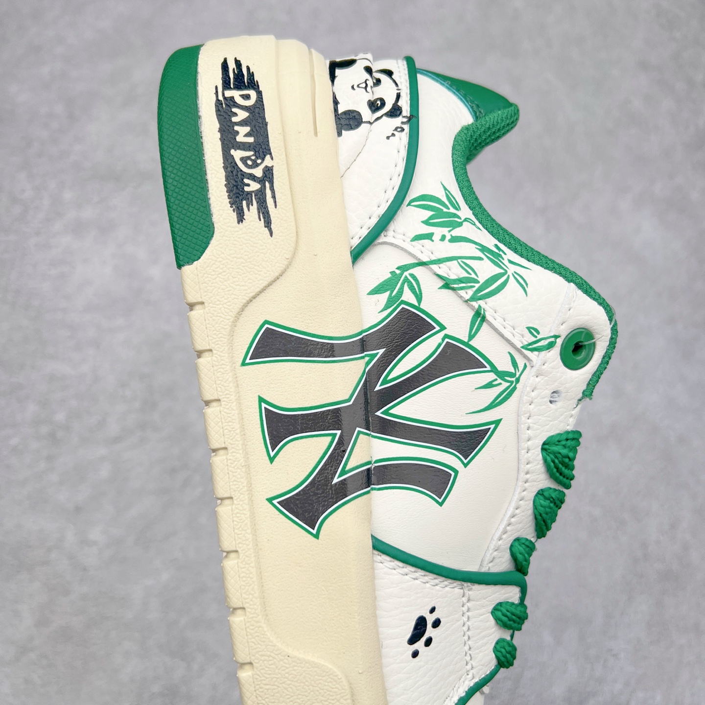 图片[6]-MLB Chunky Liner Basic 复古印花学长鞋系列低帮轻量增高厚底百搭休闲运动慢跑鞋板鞋 Korea韩国联名NY美国榄球纽约洋基队限定 韩国代购专供 全套原楦原纸板原厂数据开发 正确中底拉帮中底网布细节 平台代购专供 左脚内置芯片 韩国代购吊牌标贴 独家一比一RB+MD组合大底 高频后跟小人Logo精准对位立体饱满 正确网布加超迁鞋面 转印中底走线紧密 转印Logo工艺表层防刮不掉色 尺码：35 36 36.5 37.5 38 38.5 39 40 40.5 41 42 42.5 43 44 45-选品中心