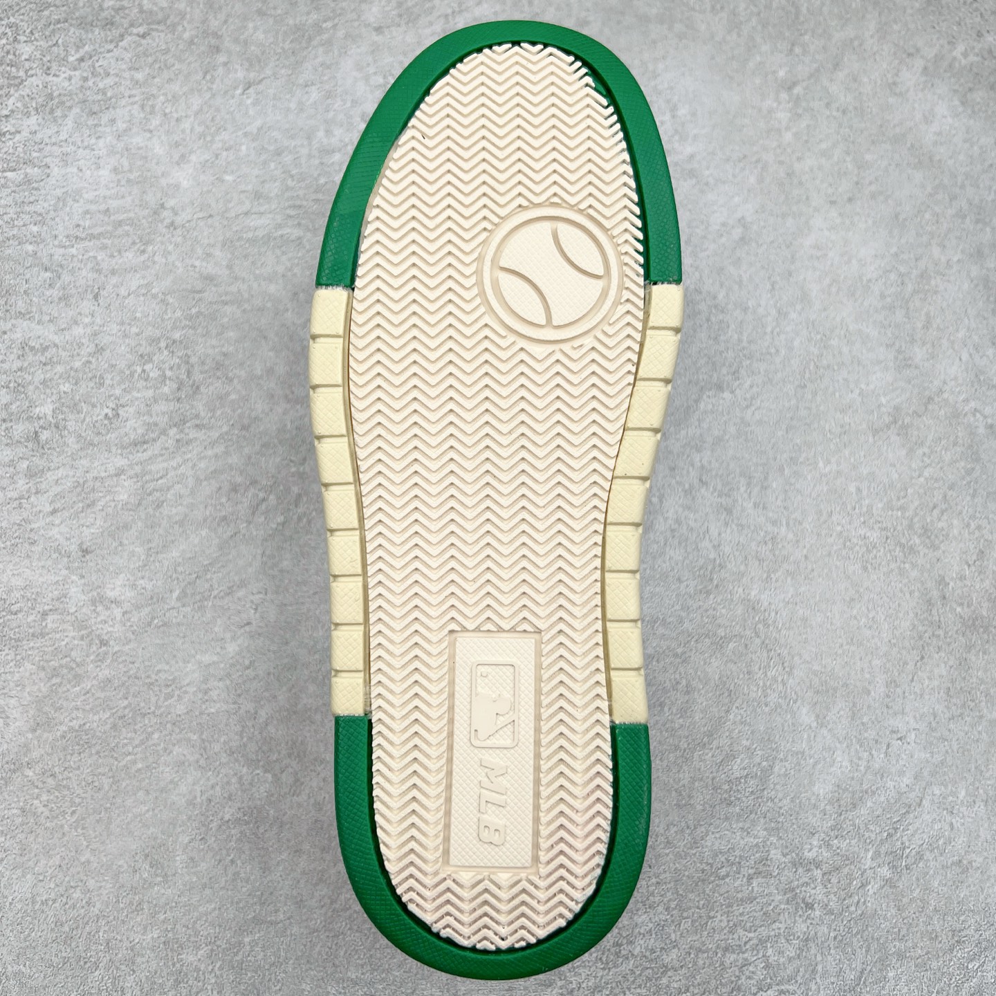 图片[9]-MLB Chunky Liner Basic 复古印花学长鞋系列低帮轻量增高厚底百搭休闲运动慢跑鞋板鞋 Korea韩国联名NY美国榄球纽约洋基队限定 韩国代购专供 全套原楦原纸板原厂数据开发 正确中底拉帮中底网布细节 平台代购专供 左脚内置芯片 韩国代购吊牌标贴 独家一比一RB+MD组合大底 高频后跟小人Logo精准对位立体饱满 正确网布加超迁鞋面 转印中底走线紧密 转印Logo工艺表层防刮不掉色 尺码：35 36 36.5 37.5 38 38.5 39 40 40.5 41 42 42.5 43 44 45-选品中心