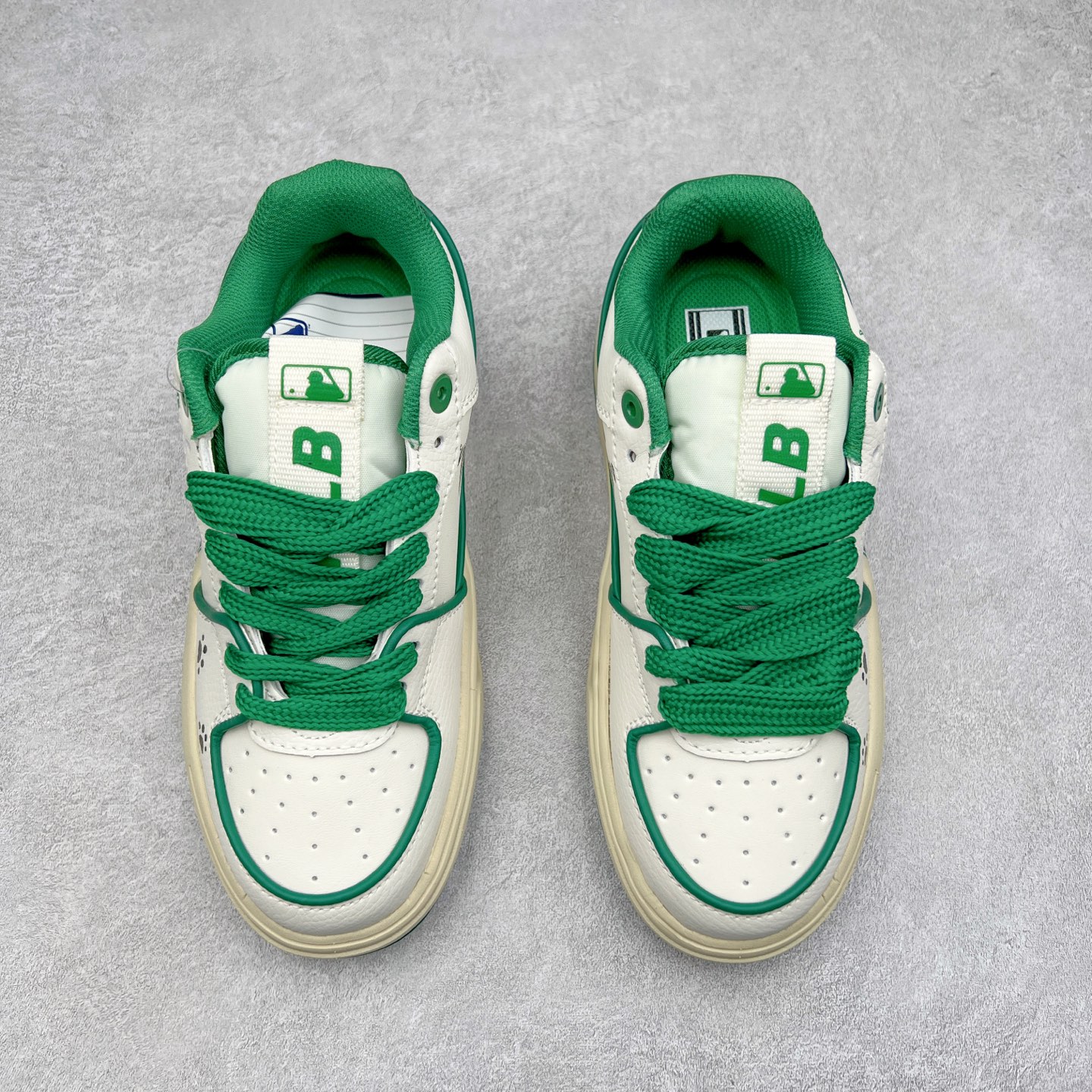 图片[2]-MLB Chunky Liner Basic 复古印花学长鞋系列低帮轻量增高厚底百搭休闲运动慢跑鞋板鞋 Korea韩国联名NY美国榄球纽约洋基队限定 韩国代购专供 全套原楦原纸板原厂数据开发 正确中底拉帮中底网布细节 平台代购专供 左脚内置芯片 韩国代购吊牌标贴 独家一比一RB+MD组合大底 高频后跟小人Logo精准对位立体饱满 正确网布加超迁鞋面 转印中底走线紧密 转印Logo工艺表层防刮不掉色 尺码：35 36 36.5 37.5 38 38.5 39 40 40.5 41 42 42.5 43 44 45-选品中心