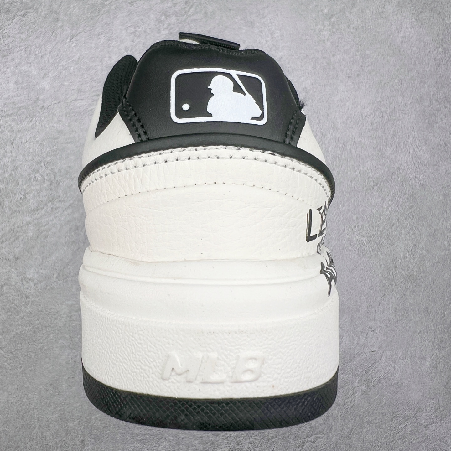 图片[8]-MLB Chunky Liner Basic 复古印花学长鞋系列低帮轻量增高厚底百搭休闲运动慢跑鞋板鞋 Korea韩国联名NY美国榄球纽约洋基队限定 韩国代购专供 全套原楦原纸板原厂数据开发 正确中底拉帮中底网布细节 平台代购专供 左脚内置芯片 韩国代购吊牌标贴 独家一比一RB+MD组合大底 高频后跟小人Logo精准对位立体饱满 正确网布加超迁鞋面 转印中底走线紧密 转印Logo工艺表层防刮不掉色 尺码：35 36 36.5 37.5 38 38.5 39 40 40.5 41 42 42.5 43 44 45-选品中心