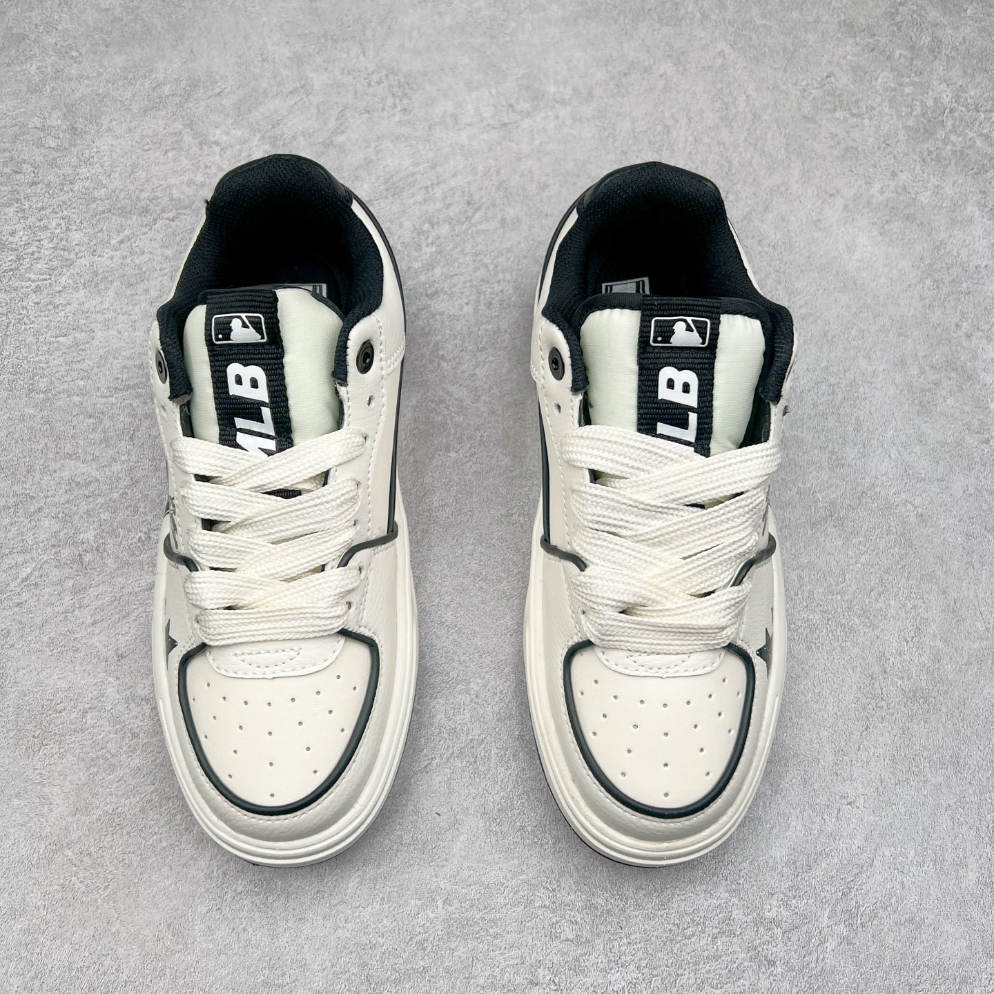 图片[2]-MLB Chunky Liner Basic 复古印花学长鞋系列低帮轻量增高厚底百搭休闲运动慢跑鞋板鞋 Korea韩国联名NY美国榄球纽约洋基队限定 韩国代购专供 全套原楦原纸板原厂数据开发 正确中底拉帮中底网布细节 平台代购专供 左脚内置芯片 韩国代购吊牌标贴 独家一比一RB+MD组合大底 高频后跟小人Logo精准对位立体饱满 正确网布加超迁鞋面 转印中底走线紧密 转印Logo工艺表层防刮不掉色 尺码：35 36 36.5 37.5 38 38.5 39 40 40.5 41 42 42.5 43 44 45-选品中心