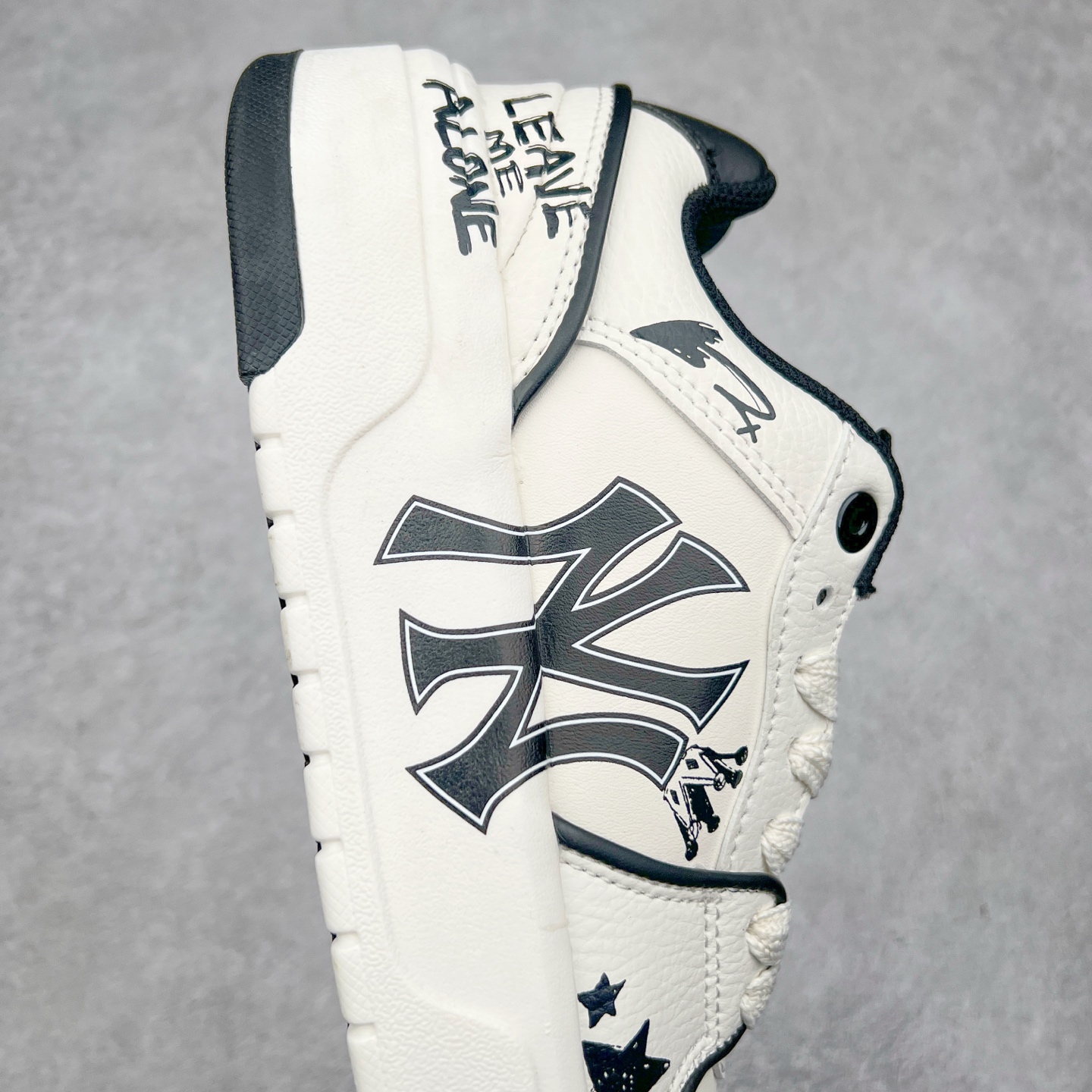 图片[6]-MLB Chunky Liner Basic 复古印花学长鞋系列低帮轻量增高厚底百搭休闲运动慢跑鞋板鞋 Korea韩国联名NY美国榄球纽约洋基队限定 韩国代购专供 全套原楦原纸板原厂数据开发 正确中底拉帮中底网布细节 平台代购专供 左脚内置芯片 韩国代购吊牌标贴 独家一比一RB+MD组合大底 高频后跟小人Logo精准对位立体饱满 正确网布加超迁鞋面 转印中底走线紧密 转印Logo工艺表层防刮不掉色 尺码：35 36 36.5 37.5 38 38.5 39 40 40.5 41 42 42.5 43 44 45-选品中心