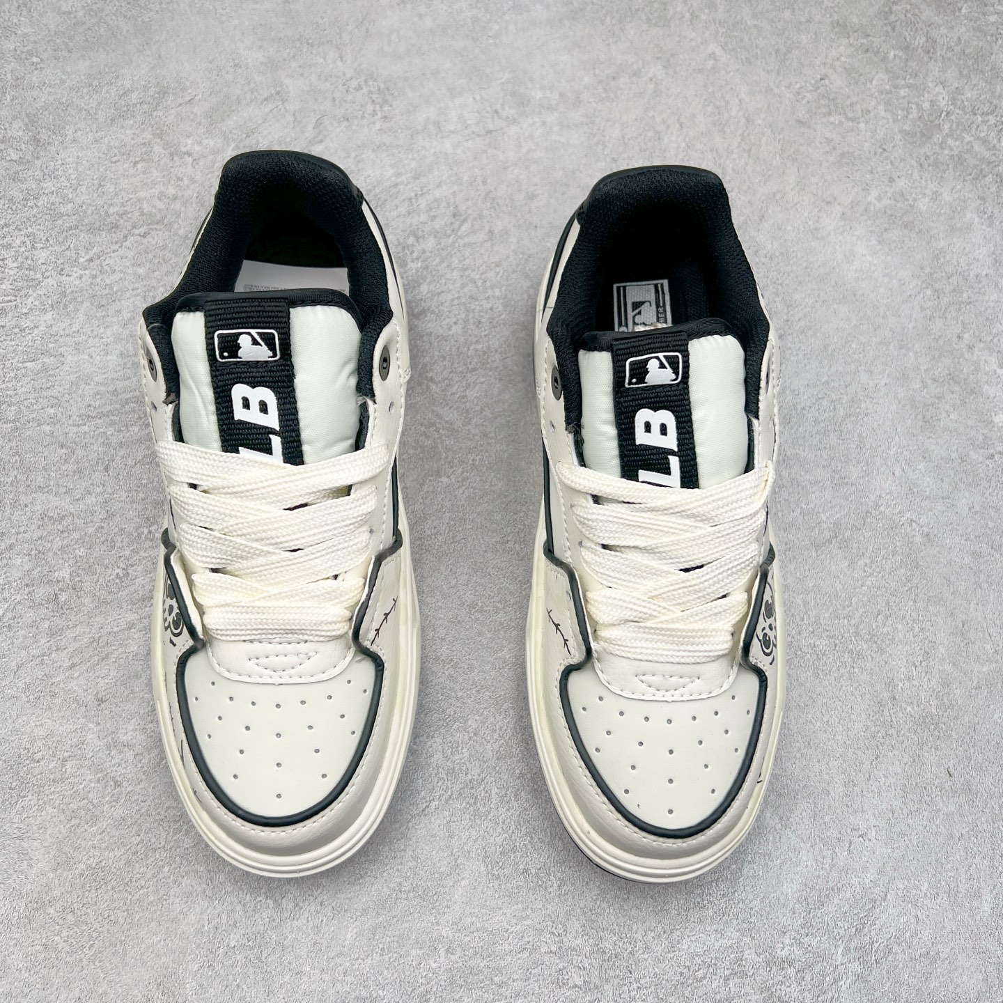 图片[2]-MLB Chunky Liner Basic 复古印花学长鞋系列低帮轻量增高厚底百搭休闲运动慢跑鞋板鞋 Korea韩国联名NY美国榄球纽约洋基队限定 韩国代购专供 全套原楦原纸板原厂数据开发 正确中底拉帮中底网布细节 平台代购专供 左脚内置芯片 韩国代购吊牌标贴 独家一比一RB+MD组合大底 高频后跟小人Logo精准对位立体饱满 正确网布加超迁鞋面 转印中底走线紧密 转印Logo工艺表层防刮不掉色 尺码：35 36 36.5 37.5 38 38.5 39 40 40.5 41 42 42.5 43 44 45-选品中心