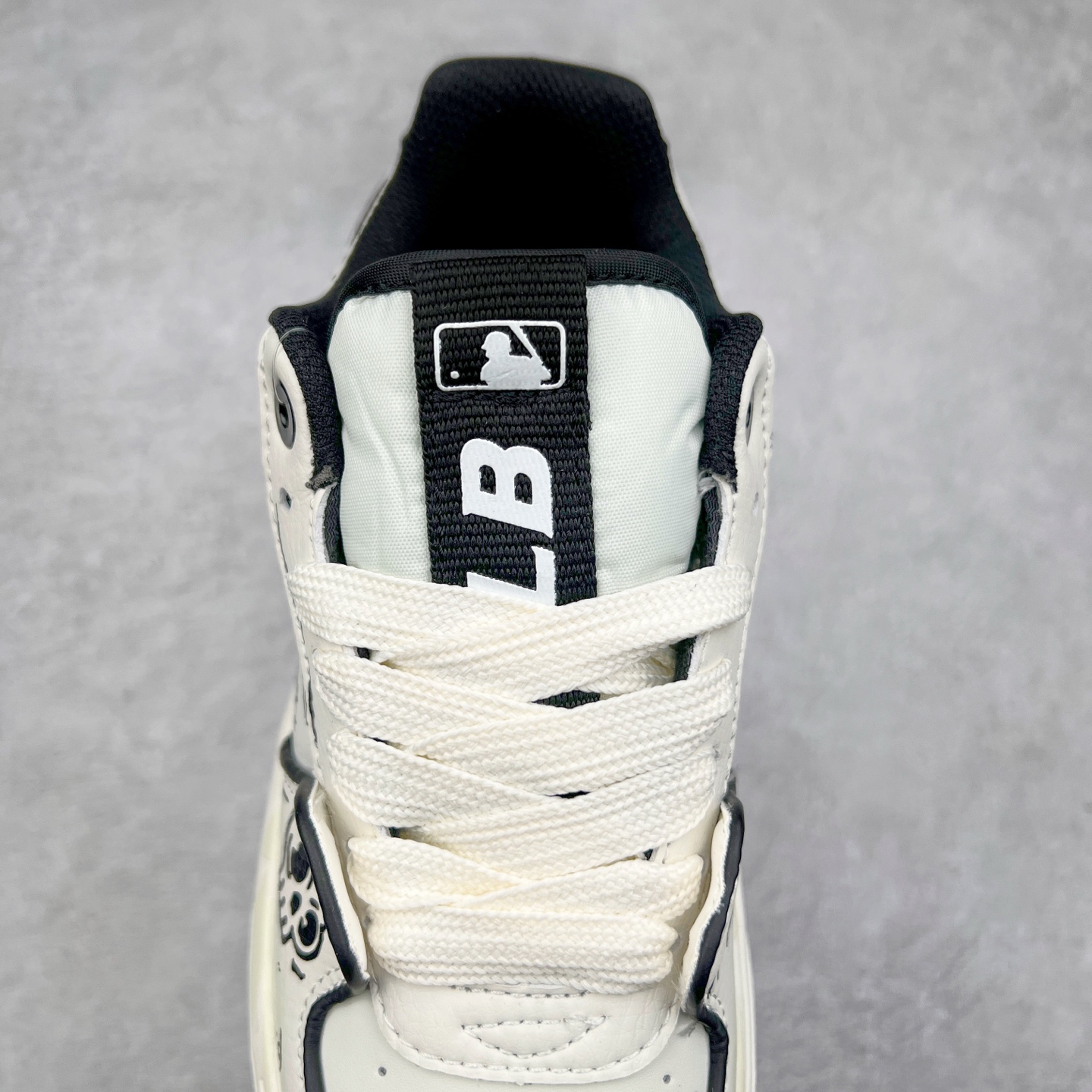 图片[5]-MLB Chunky Liner Basic 复古印花学长鞋系列低帮轻量增高厚底百搭休闲运动慢跑鞋板鞋 Korea韩国联名NY美国榄球纽约洋基队限定 韩国代购专供 全套原楦原纸板原厂数据开发 正确中底拉帮中底网布细节 平台代购专供 左脚内置芯片 韩国代购吊牌标贴 独家一比一RB+MD组合大底 高频后跟小人Logo精准对位立体饱满 正确网布加超迁鞋面 转印中底走线紧密 转印Logo工艺表层防刮不掉色 尺码：35 36 36.5 37.5 38 38.5 39 40 40.5 41 42 42.5 43 44 45-选品中心