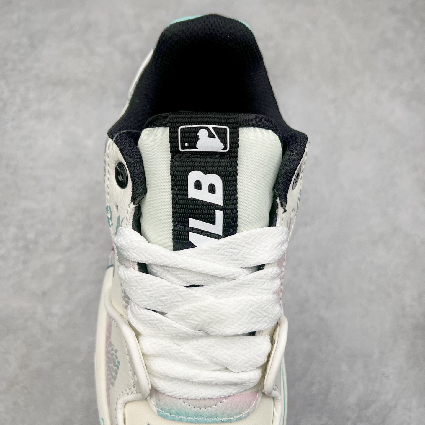 图片[5]-MLB Chunky Liner Basic 复古印花学长鞋系列低帮轻量增高厚底百搭休闲运动慢跑鞋板鞋 Korea韩国联名NY美国榄球纽约洋基队限定 韩国代购专供 全套原楦原纸板原厂数据开发 正确中底拉帮中底网布细节 平台代购专供 左脚内置芯片 韩国代购吊牌标贴 独家一比一RB+MD组合大底 高频后跟小人Logo精准对位立体饱满 正确网布加超迁鞋面 转印中底走线紧密 转印Logo工艺表层防刮不掉色 尺码：35 36 36.5 37.5 38 38.5 39 40 40.5 41 42 42.5 43 44 45-选品中心