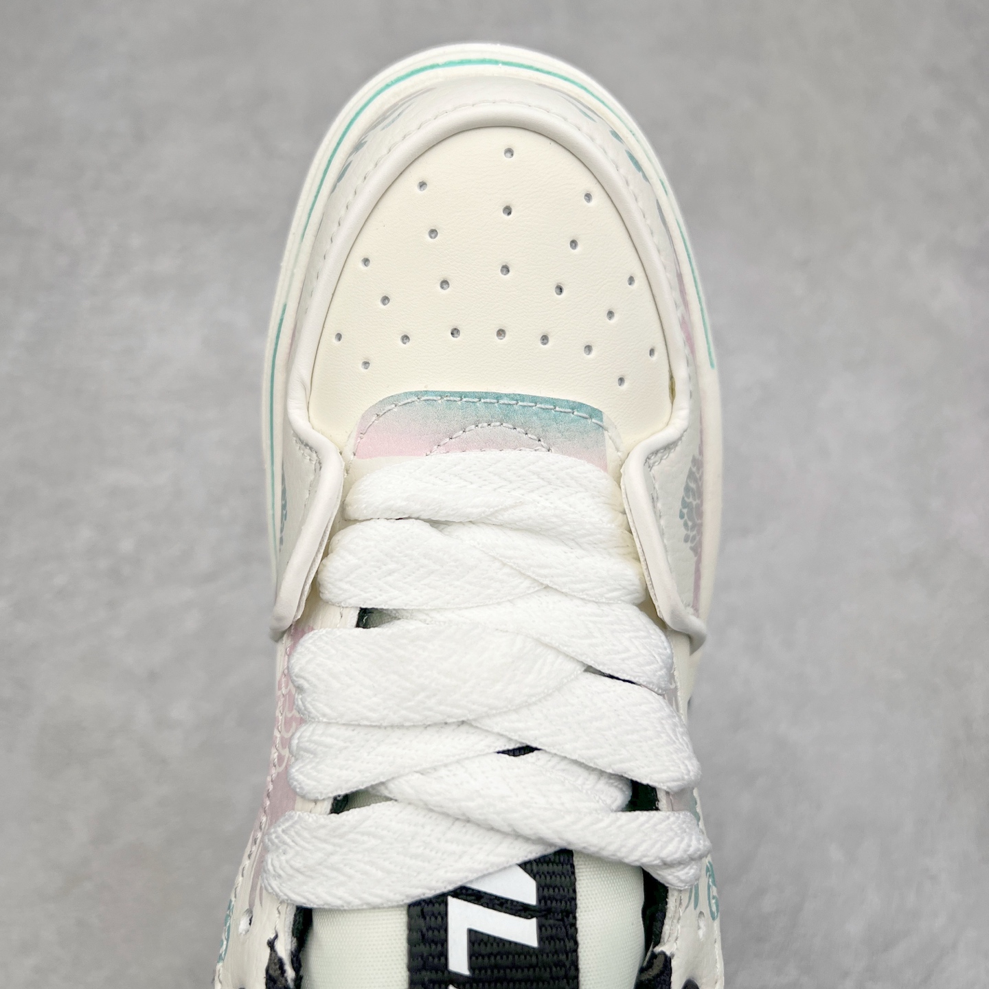 图片[4]-MLB Chunky Liner Basic 复古印花学长鞋系列低帮轻量增高厚底百搭休闲运动慢跑鞋板鞋 Korea韩国联名NY美国榄球纽约洋基队限定 韩国代购专供 全套原楦原纸板原厂数据开发 正确中底拉帮中底网布细节 平台代购专供 左脚内置芯片 韩国代购吊牌标贴 独家一比一RB+MD组合大底 高频后跟小人Logo精准对位立体饱满 正确网布加超迁鞋面 转印中底走线紧密 转印Logo工艺表层防刮不掉色 尺码：35 36 36.5 37.5 38 38.5 39 40 40.5 41 42 42.5 43 44 45-选品中心