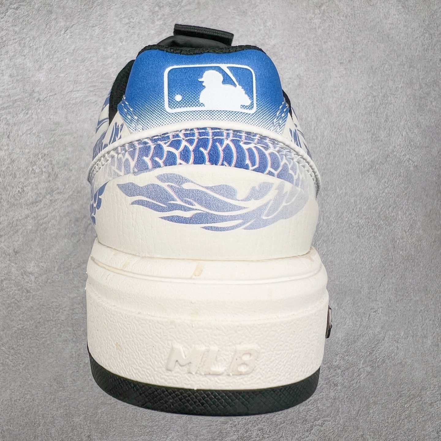 图片[8]-MLB Chunky Liner Basic 复古印花学长鞋系列低帮轻量增高厚底百搭休闲运动慢跑鞋板鞋 Korea韩国联名NY美国榄球纽约洋基队限定 韩国代购专供 全套原楦原纸板原厂数据开发 正确中底拉帮中底网布细节 平台代购专供 左脚内置芯片 韩国代购吊牌标贴 独家一比一RB+MD组合大底 高频后跟小人Logo精准对位立体饱满 正确网布加超迁鞋面 转印中底走线紧密 转印Logo工艺表层防刮不掉色 尺码：35 36 36.5 37.5 38 38.5 39 40 40.5 41 42 42.5 43 44 45-选品中心