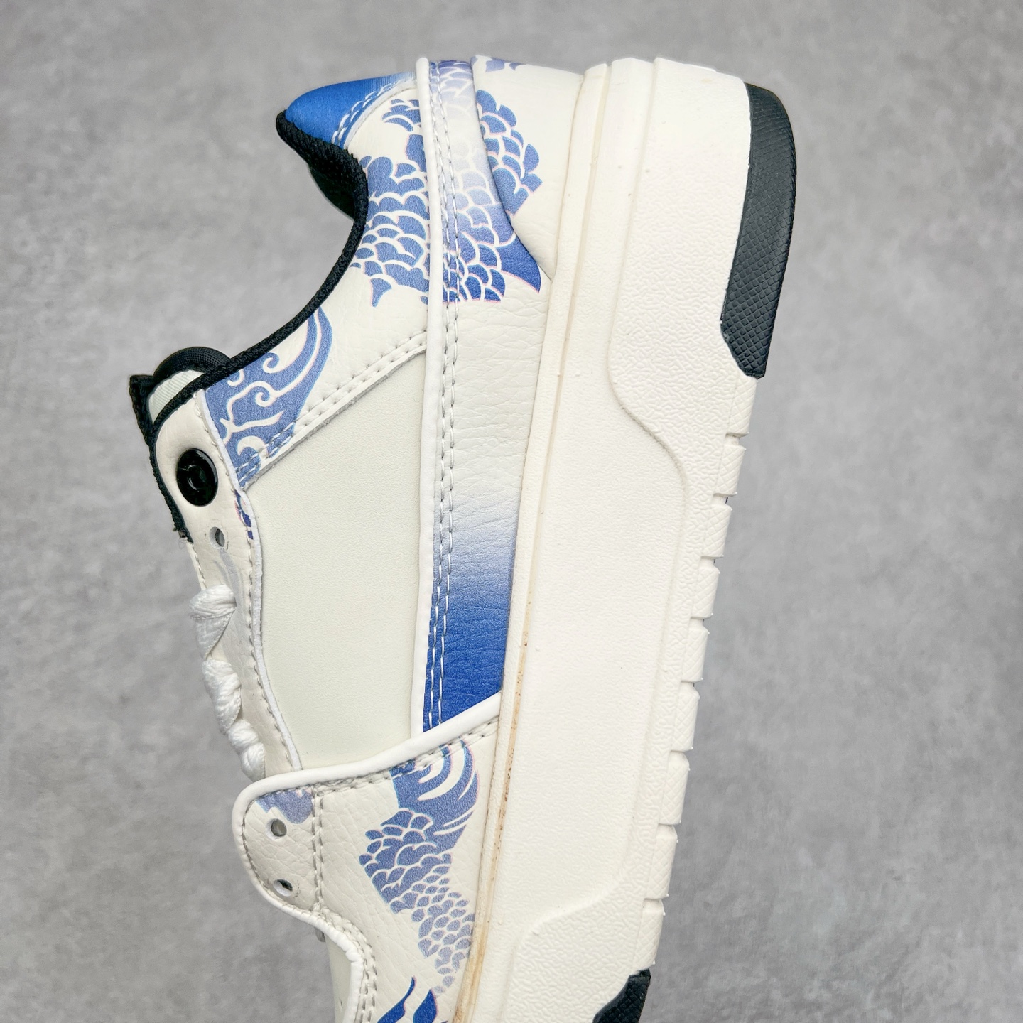 图片[7]-MLB Chunky Liner Basic 复古印花学长鞋系列低帮轻量增高厚底百搭休闲运动慢跑鞋板鞋 Korea韩国联名NY美国榄球纽约洋基队限定 韩国代购专供 全套原楦原纸板原厂数据开发 正确中底拉帮中底网布细节 平台代购专供 左脚内置芯片 韩国代购吊牌标贴 独家一比一RB+MD组合大底 高频后跟小人Logo精准对位立体饱满 正确网布加超迁鞋面 转印中底走线紧密 转印Logo工艺表层防刮不掉色 尺码：35 36 36.5 37.5 38 38.5 39 40 40.5 41 42 42.5 43 44 45-选品中心