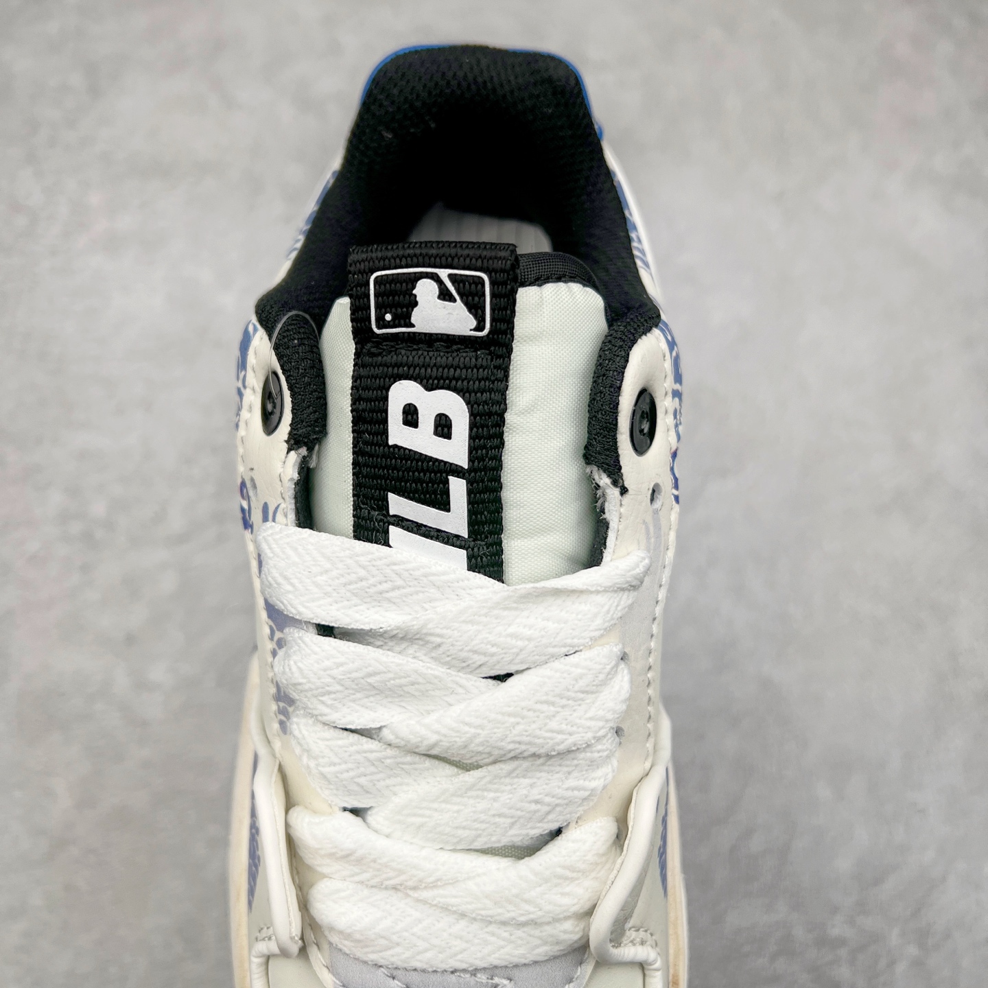 图片[5]-MLB Chunky Liner Basic 复古印花学长鞋系列低帮轻量增高厚底百搭休闲运动慢跑鞋板鞋 Korea韩国联名NY美国榄球纽约洋基队限定 韩国代购专供 全套原楦原纸板原厂数据开发 正确中底拉帮中底网布细节 平台代购专供 左脚内置芯片 韩国代购吊牌标贴 独家一比一RB+MD组合大底 高频后跟小人Logo精准对位立体饱满 正确网布加超迁鞋面 转印中底走线紧密 转印Logo工艺表层防刮不掉色 尺码：35 36 36.5 37.5 38 38.5 39 40 40.5 41 42 42.5 43 44 45-选品中心