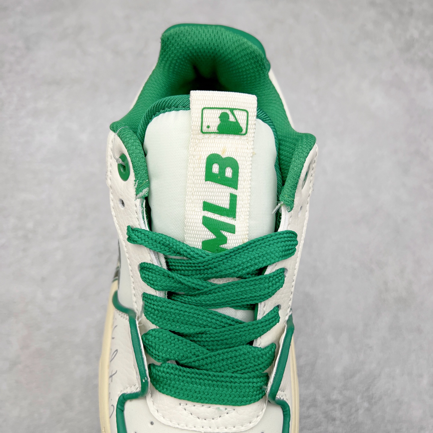 图片[5]-MLB Chunky Liner Basic 复古印花学长鞋系列低帮轻量增高厚底百搭休闲运动慢跑鞋板鞋 Korea韩国联名NY美国榄球纽约洋基队限定 韩国代购专供 全套原楦原纸板原厂数据开发 正确中底拉帮中底网布细节 平台代购专供 左脚内置芯片 韩国代购吊牌标贴 独家一比一RB+MD组合大底 高频后跟小人Logo精准对位立体饱满 正确网布加超迁鞋面 转印中底走线紧密 转印Logo工艺表层防刮不掉色 尺码：35 36 36.5 37.5 38 38.5 39 40 40.5 41 42 42.5 43 44 45-选品中心