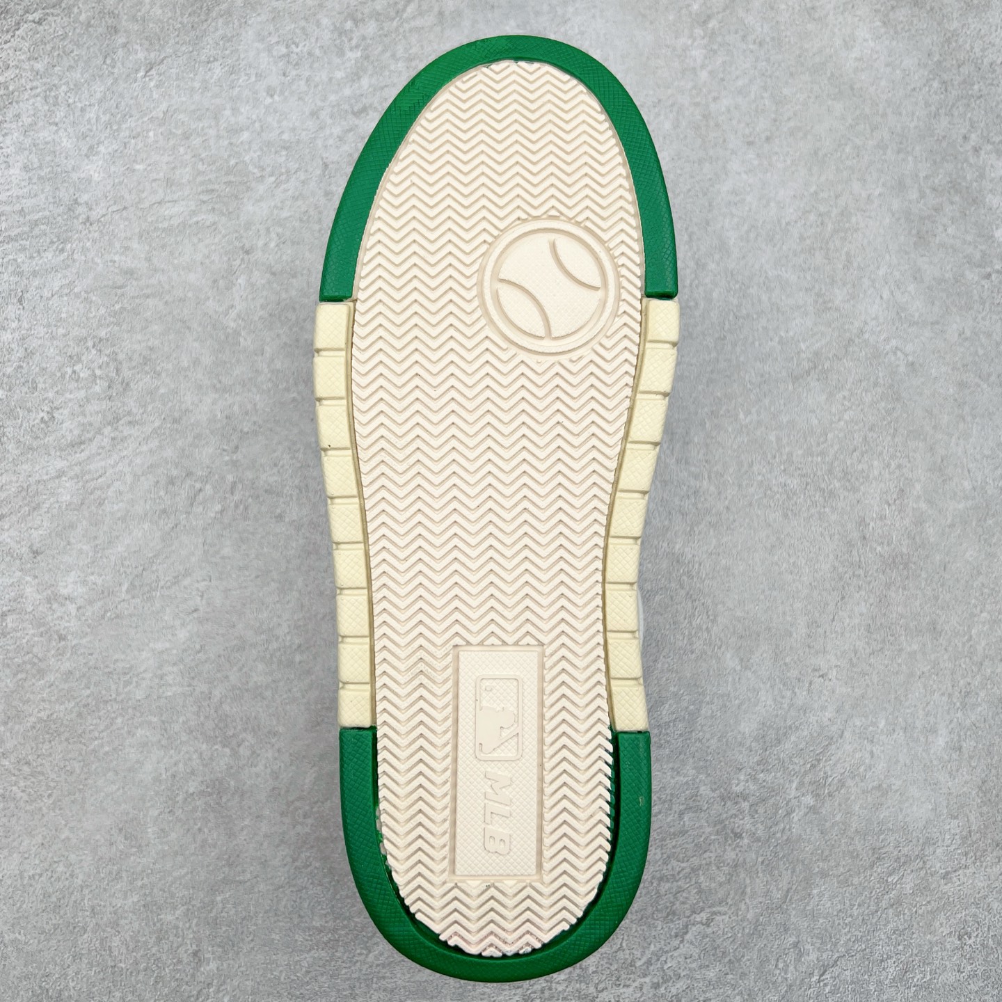 图片[9]-MLB Chunky Liner Basic 复古印花学长鞋系列低帮轻量增高厚底百搭休闲运动慢跑鞋板鞋 Korea韩国联名NY美国榄球纽约洋基队限定 韩国代购专供 全套原楦原纸板原厂数据开发 正确中底拉帮中底网布细节 平台代购专供 左脚内置芯片 韩国代购吊牌标贴 独家一比一RB+MD组合大底 高频后跟小人Logo精准对位立体饱满 正确网布加超迁鞋面 转印中底走线紧密 转印Logo工艺表层防刮不掉色 尺码：35 36 36.5 37.5 38 38.5 39 40 40.5 41 42 42.5 43 44 45-选品中心