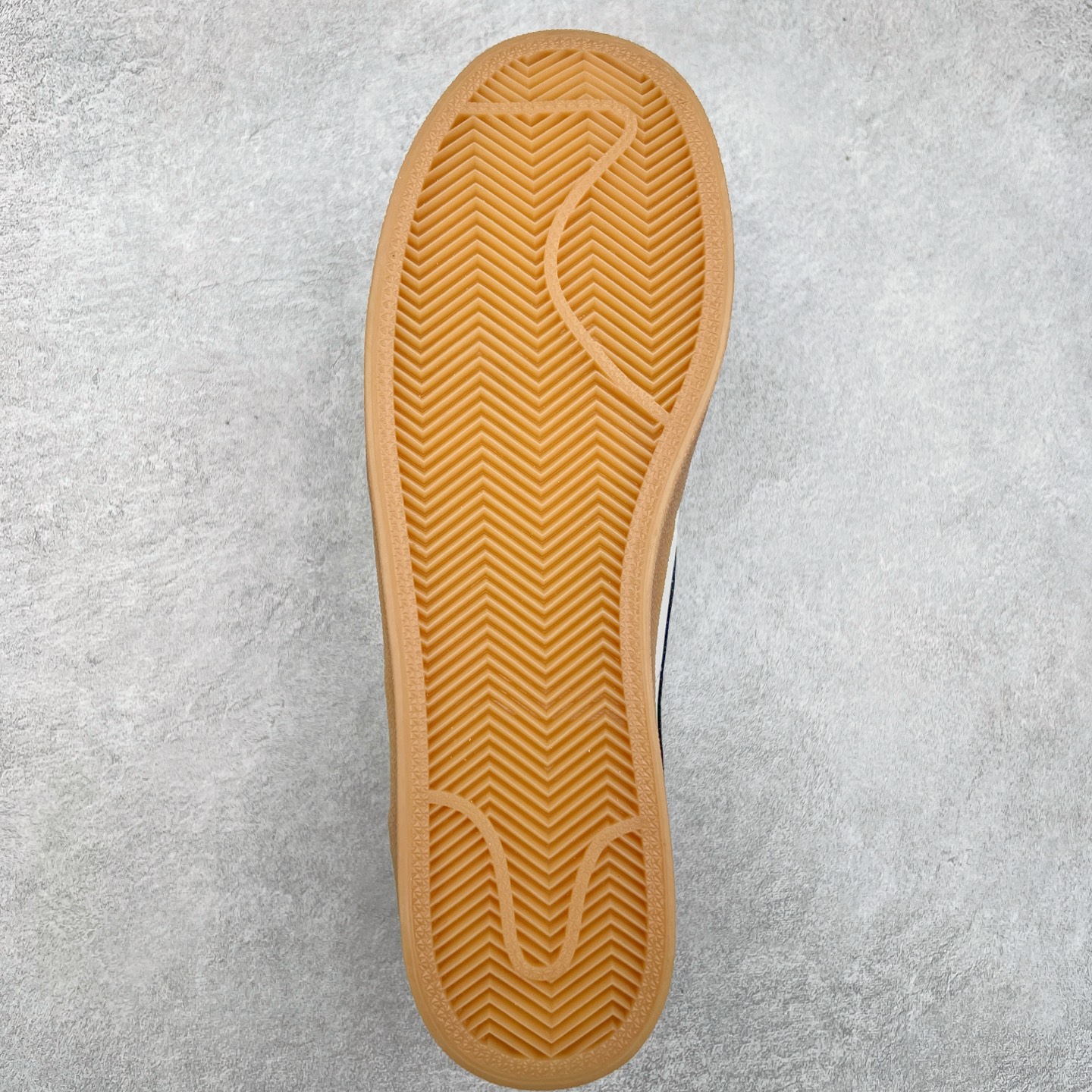 图片[9]-＃平台订单 J.Crew x NK Killshot II Leather 联名复古板鞋 采用米白色皮革制作鞋身 Swoosh 点缀其中 最后搭载棕色生胶大底 流露出满满的复古气气息 尺码：36 36.5 37.5 38 38.5 39 40 40.5 41 42 42.5 43 44-选品中心