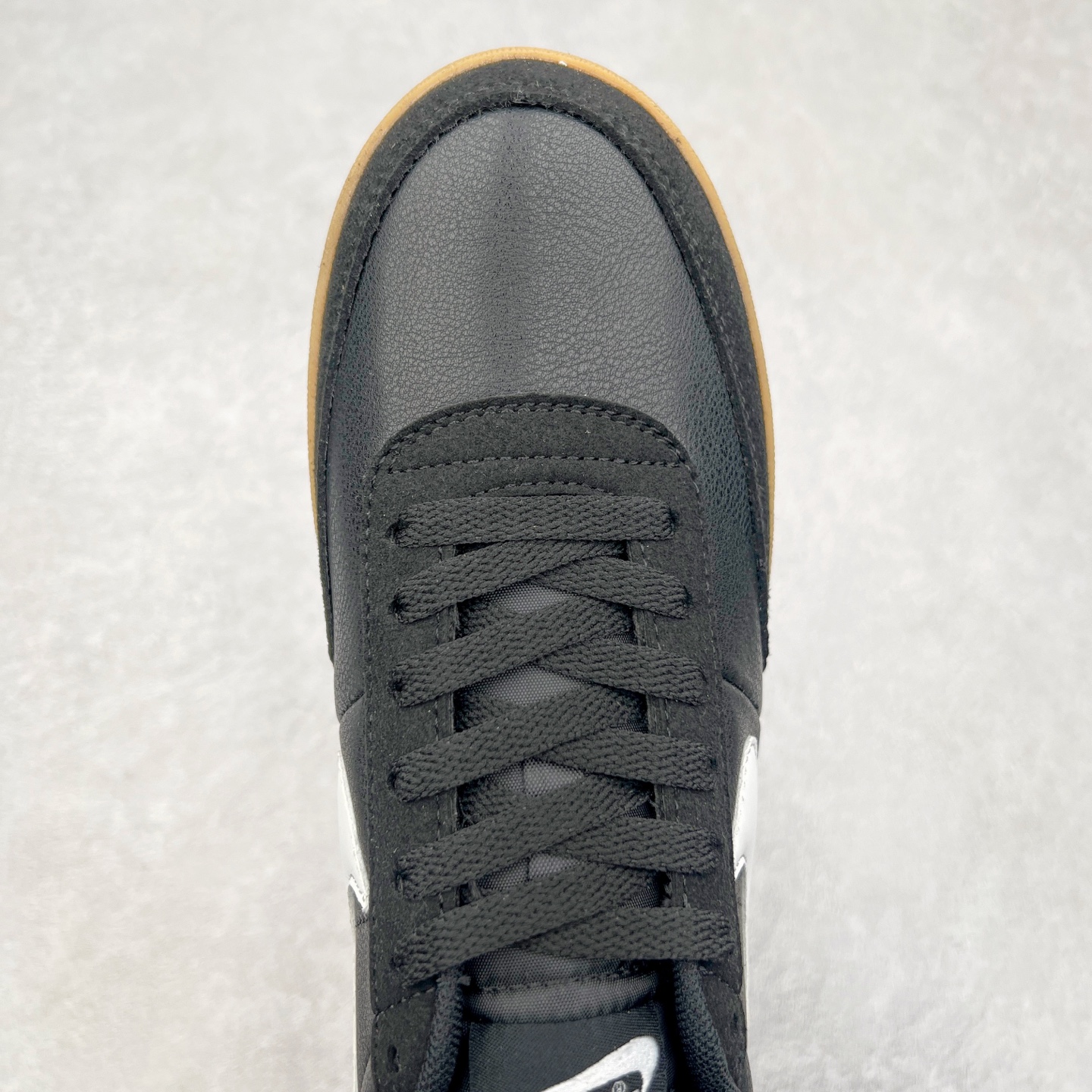 图片[4]-＃平台订单 J.Crew x NK Killshot II Leather 联名复古板鞋 采用米白色皮革制作鞋身 Swoosh 点缀其中 最后搭载棕色生胶大底 流露出满满的复古气气息 尺码：36 36.5 37.5 38 38.5 39 40 40.5 41 42 42.5 43 44-选品中心