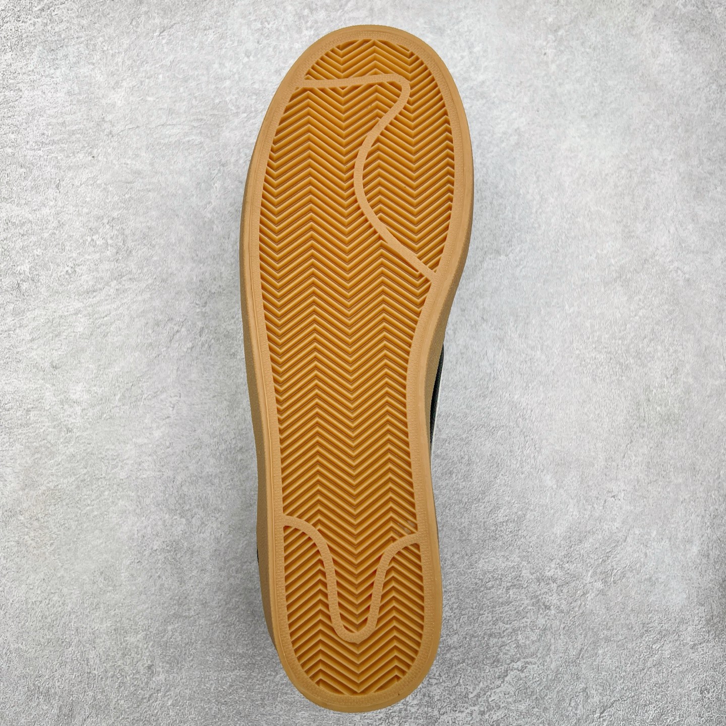 图片[9]-＃平台订单 J.Crew x NK Killshot II Leather 联名复古板鞋 采用米白色皮革制作鞋身 Swoosh 点缀其中 最后搭载棕色生胶大底 流露出满满的复古气气息 尺码：36 36.5 37.5 38 38.5 39 40 40.5 41 42 42.5 43 44-选品中心