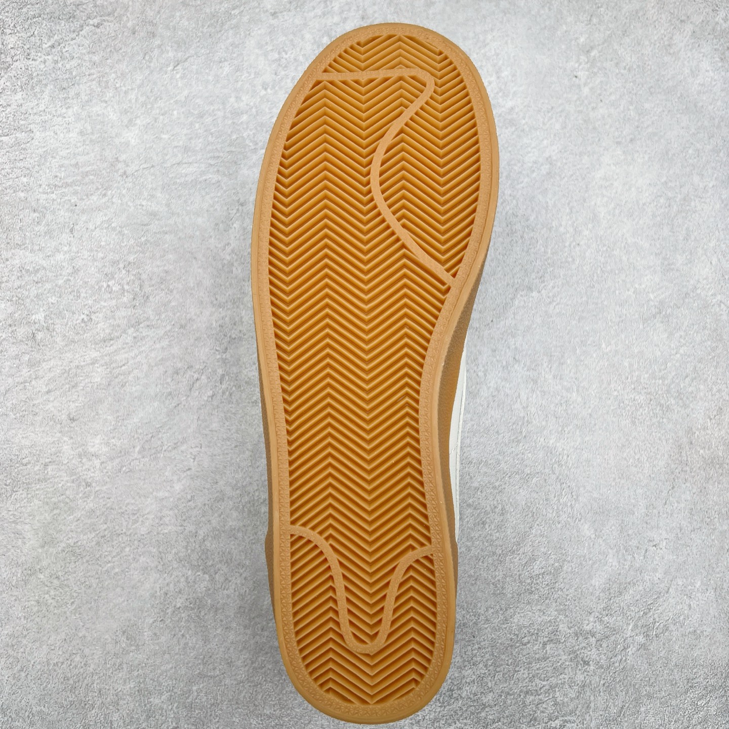 图片[9]-＃平台订单 J.Crew x NK Killshot II Leather 联名复古板鞋 采用米白色皮革制作鞋身 Swoosh 点缀其中 最后搭载棕色生胶大底 流露出满满的复古气气息 尺码：36 36.5 37.5 38 38.5 39 40 40.5 41 42 42.5 43 44-选品中心