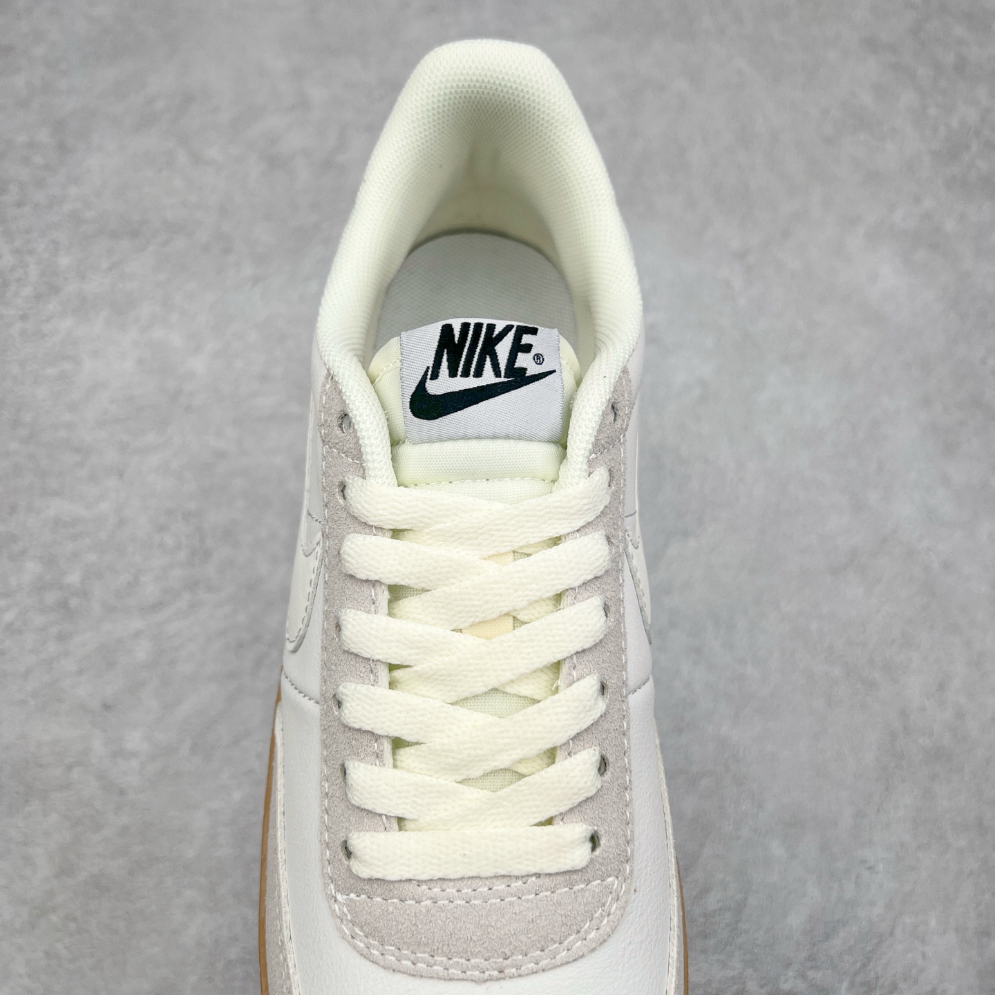 图片[5]-＃平台订单 J.Crew x NK Killshot II Leather 联名复古板鞋 采用米白色皮革制作鞋身 Swoosh 点缀其中 最后搭载棕色生胶大底 流露出满满的复古气气息 尺码：36 36.5 37.5 38 38.5 39 40 40.5 41 42 42.5 43 44-选品中心