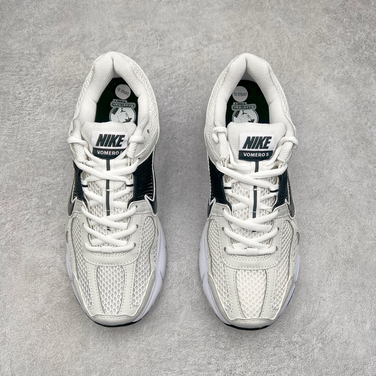 图片[2]-＃HP纯原 NK Air Zoom Vomero 5 经典复古潮流运动跑鞋 FB9149-101 原装纸板楦头开发 独家私模八层组合大底 市场唯一正确版本 进口三文治网面 融蕴繁复设计风范和丰富层次感 缔造运动鞋佳选 助你轻松型出范 开辟独属于自己的路 鞋款采用多层设计 融入织物与合成材质 塑就本季出众鞋款 合成材质与织物组合鞋面 经久耐穿 后跟网眼拼接和透气孔设计 轻盈透气Zoom Air缓震配置提供出色回弹缓震性能 实现快速离地的出众脚感 巧糅科技感和低调设计 为鞋款注入反光细节 令你迈步间尽显闪耀魅力 结合中性色调 让你驾驭不同穿搭 打造非凡造型 尺码：36 36.5 37.5 38 38.5 39 40 40.5 41 42 42.5 43 44 44.5 45 46-选品中心