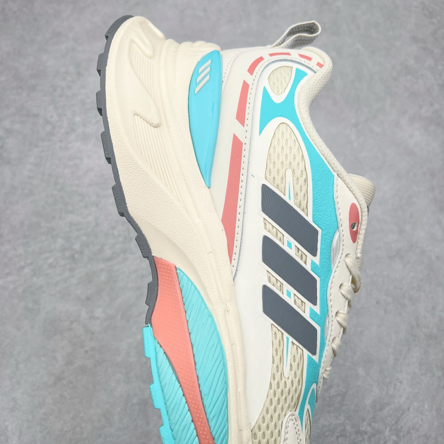 图片[6]-AD Originals Mts Pro 系列低帮厚底老爹风复古透气缓震休闲运动慢跑鞋 IH5838 打起精神，迎接美好一天。来全速向前，由这款 adidas 运动鞋为你打气。配备超轻盈 adidas Lightstrike 缓衝技术，为每步注入动力，加上顺滑鞋身，赋予灵活承托。柔软衬裡稳固贴脚，配合耐磨橡胶外底，助你应对不同的地形，轻松走遍城市街道、穿梭树林小径。尺码：36 36⅔ 37⅓ 38 38⅔ 39⅓ 40 40⅔ 41⅓ 42 42⅔ 43⅓ 44 45-选品中心