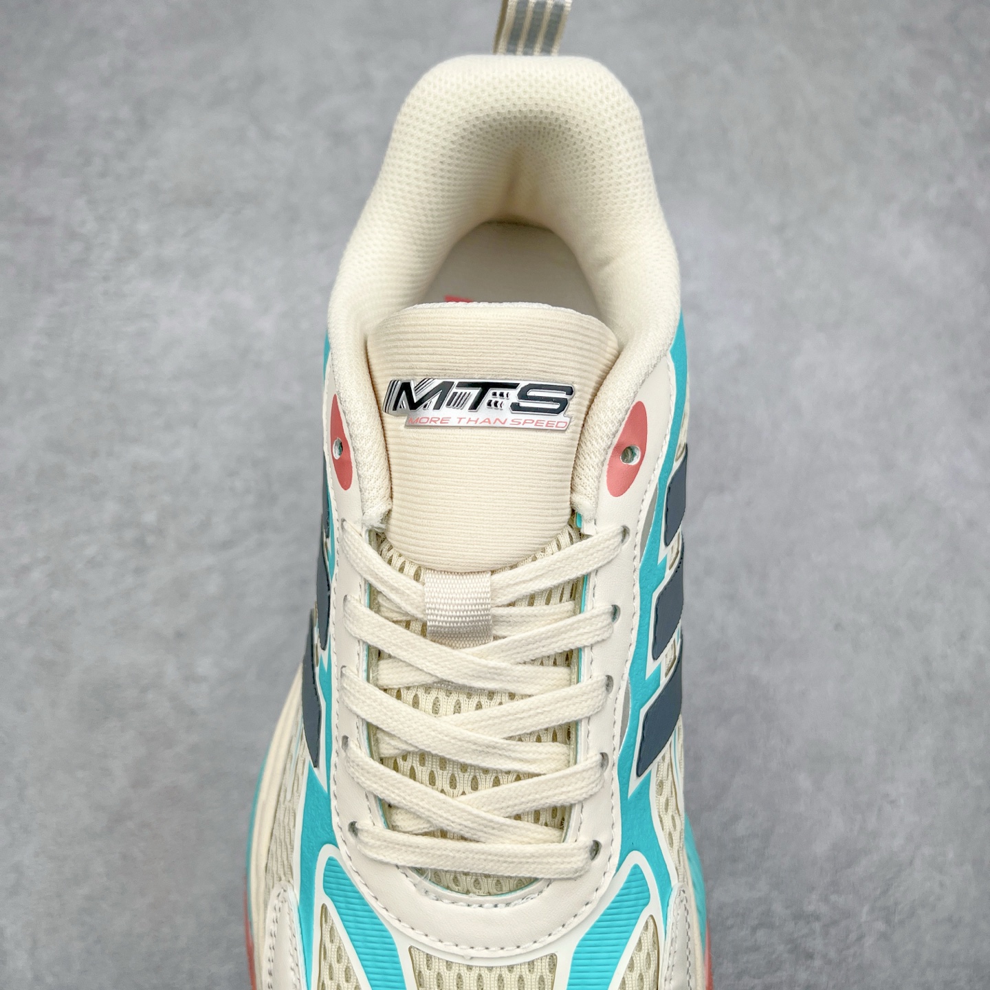 图片[5]-AD Originals Mts Pro 系列低帮厚底老爹风复古透气缓震休闲运动慢跑鞋 IH5838 打起精神，迎接美好一天。来全速向前，由这款 adidas 运动鞋为你打气。配备超轻盈 adidas Lightstrike 缓衝技术，为每步注入动力，加上顺滑鞋身，赋予灵活承托。柔软衬裡稳固贴脚，配合耐磨橡胶外底，助你应对不同的地形，轻松走遍城市街道、穿梭树林小径。尺码：36 36⅔ 37⅓ 38 38⅔ 39⅓ 40 40⅔ 41⅓ 42 42⅔ 43⅓ 44 45-选品中心