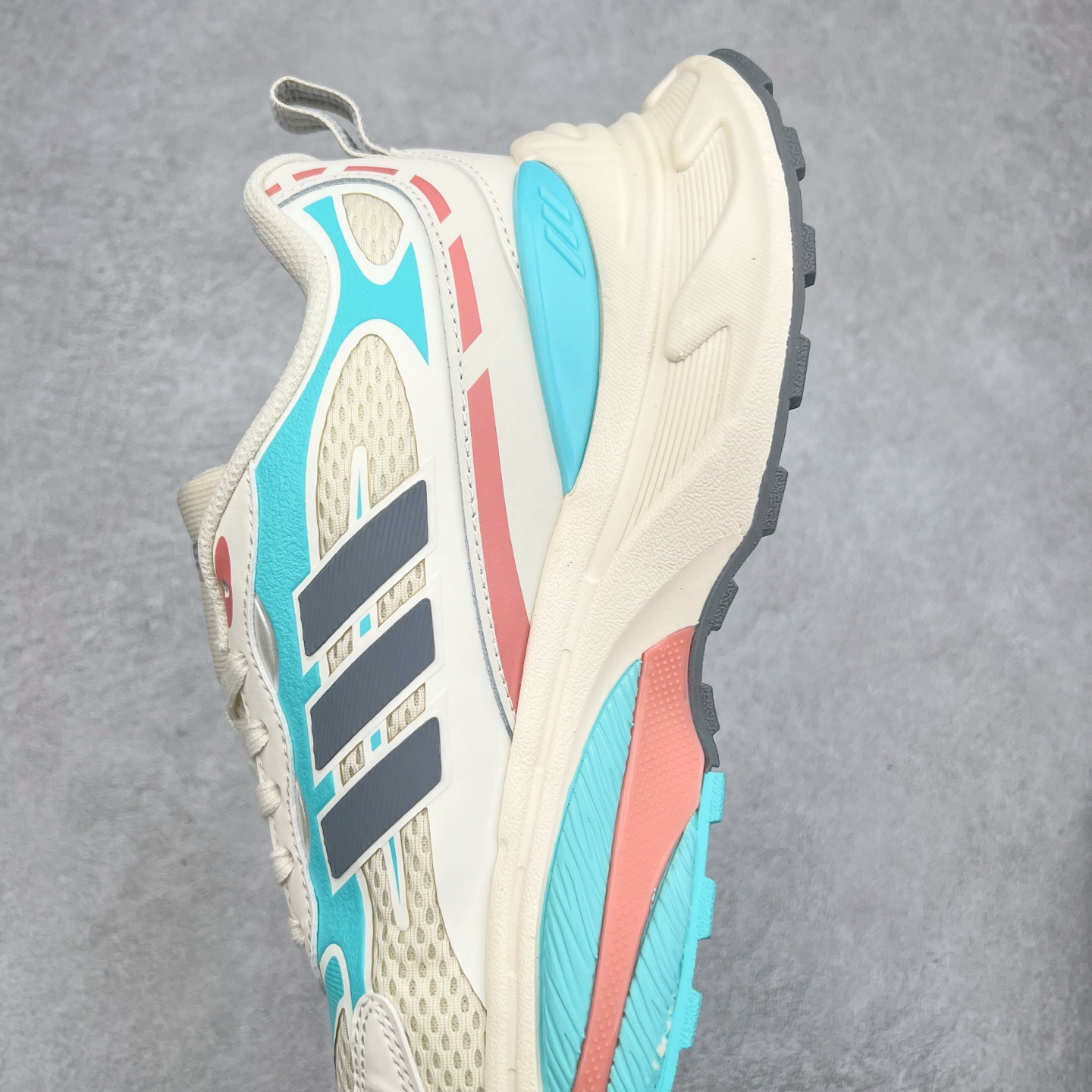 图片[7]-AD Originals Mts Pro 系列低帮厚底老爹风复古透气缓震休闲运动慢跑鞋 IH5838 打起精神，迎接美好一天。来全速向前，由这款 adidas 运动鞋为你打气。配备超轻盈 adidas Lightstrike 缓衝技术，为每步注入动力，加上顺滑鞋身，赋予灵活承托。柔软衬裡稳固贴脚，配合耐磨橡胶外底，助你应对不同的地形，轻松走遍城市街道、穿梭树林小径。尺码：36 36⅔ 37⅓ 38 38⅔ 39⅓ 40 40⅔ 41⅓ 42 42⅔ 43⅓ 44 45-选品中心