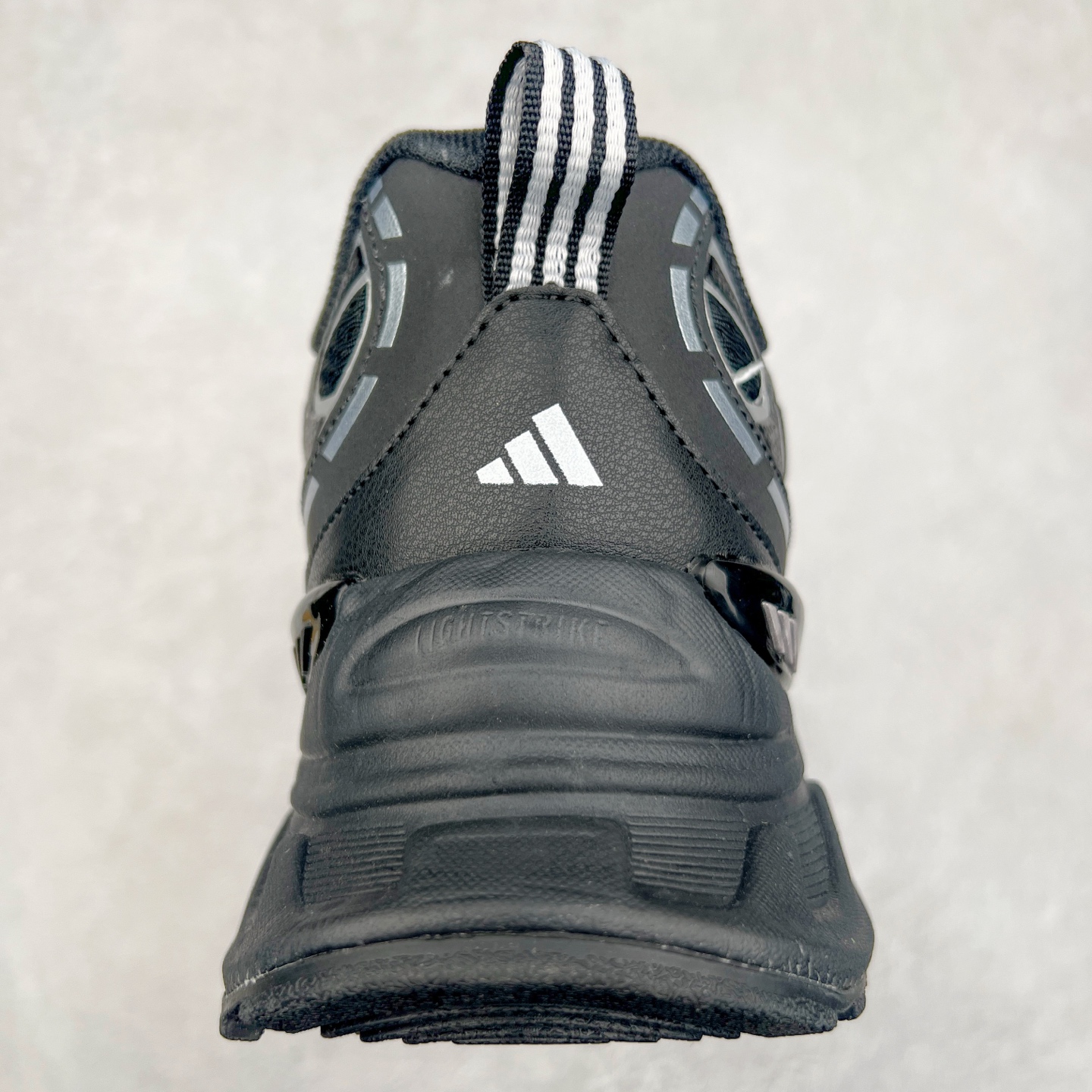 图片[8]-AD Originals Mts Pro 系列低帮厚底老爹风复古透气缓震休闲运动慢跑鞋 IH5835 打起精神，迎接美好一天。来全速向前，由这款 adidas 运动鞋为你打气。配备超轻盈 adidas Lightstrike 缓衝技术，为每步注入动力，加上顺滑鞋身，赋予灵活承托。柔软衬裡稳固贴脚，配合耐磨橡胶外底，助你应对不同的地形，轻松走遍城市街道、穿梭树林小径。尺码：36 36⅔ 37⅓ 38 38⅔ 39⅓ 40 40⅔ 41⅓ 42 42⅔ 43⅓ 44 45-选品中心