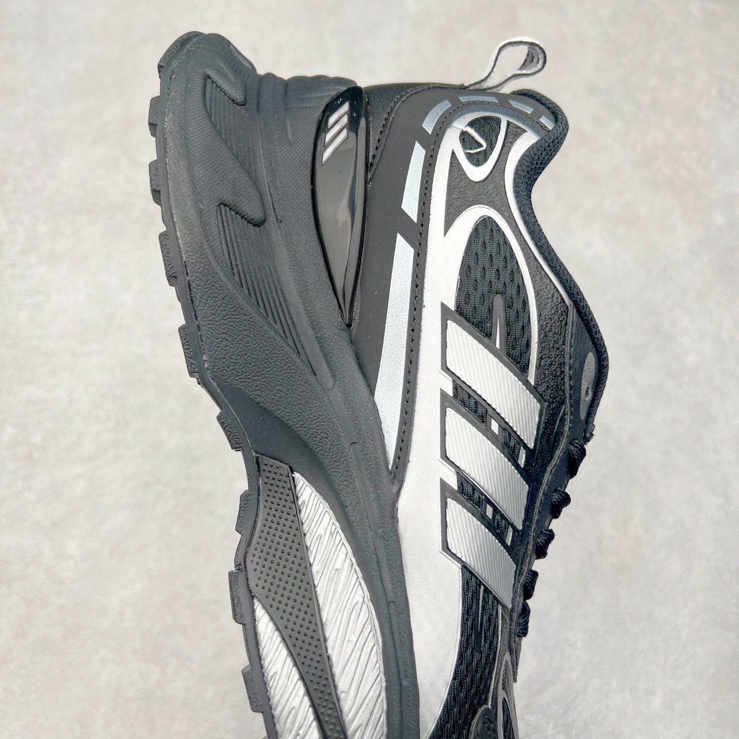 图片[6]-AD Originals Mts Pro 系列低帮厚底老爹风复古透气缓震休闲运动慢跑鞋 IH5835 打起精神，迎接美好一天。来全速向前，由这款 adidas 运动鞋为你打气。配备超轻盈 adidas Lightstrike 缓衝技术，为每步注入动力，加上顺滑鞋身，赋予灵活承托。柔软衬裡稳固贴脚，配合耐磨橡胶外底，助你应对不同的地形，轻松走遍城市街道、穿梭树林小径。尺码：36 36⅔ 37⅓ 38 38⅔ 39⅓ 40 40⅔ 41⅓ 42 42⅔ 43⅓ 44 45-选品中心