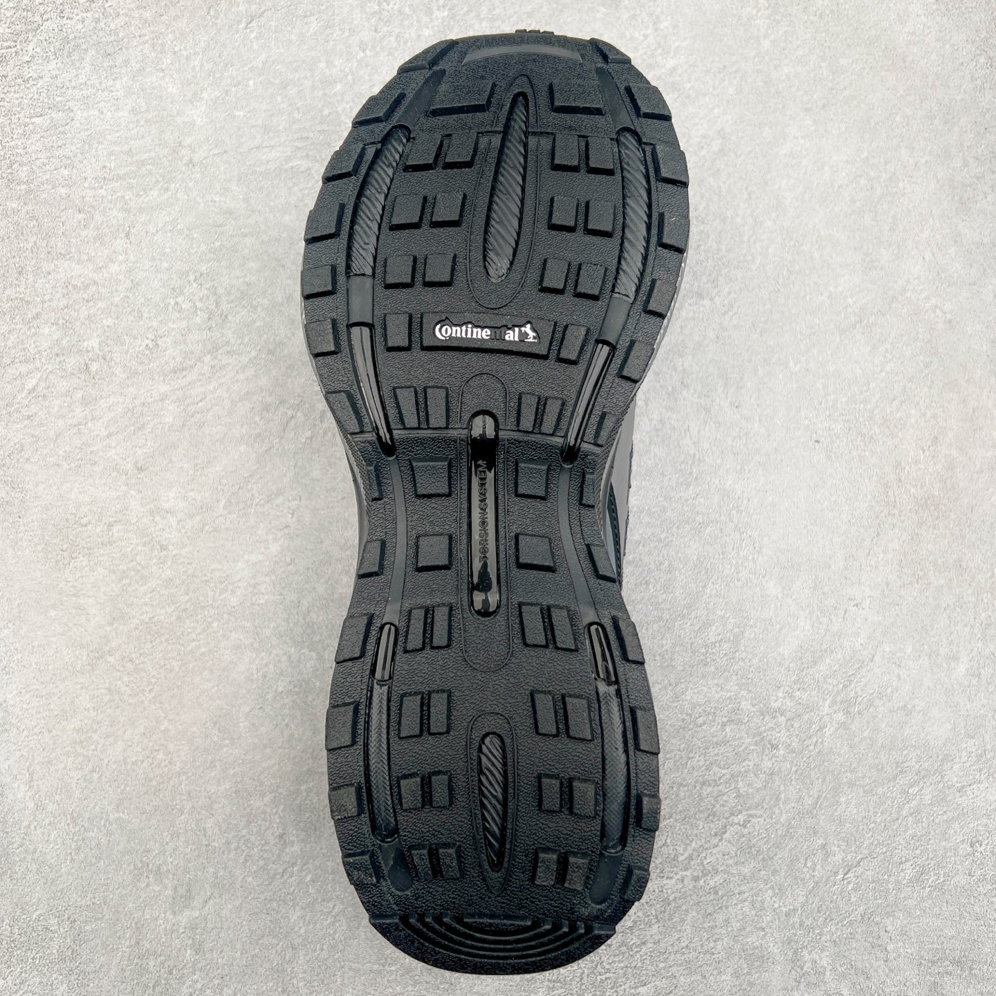 图片[9]-AD Originals Mts Pro 系列低帮厚底老爹风复古透气缓震休闲运动慢跑鞋 IH5835 打起精神，迎接美好一天。来全速向前，由这款 adidas 运动鞋为你打气。配备超轻盈 adidas Lightstrike 缓衝技术，为每步注入动力，加上顺滑鞋身，赋予灵活承托。柔软衬裡稳固贴脚，配合耐磨橡胶外底，助你应对不同的地形，轻松走遍城市街道、穿梭树林小径。尺码：36 36⅔ 37⅓ 38 38⅔ 39⅓ 40 40⅔ 41⅓ 42 42⅔ 43⅓ 44 45-选品中心