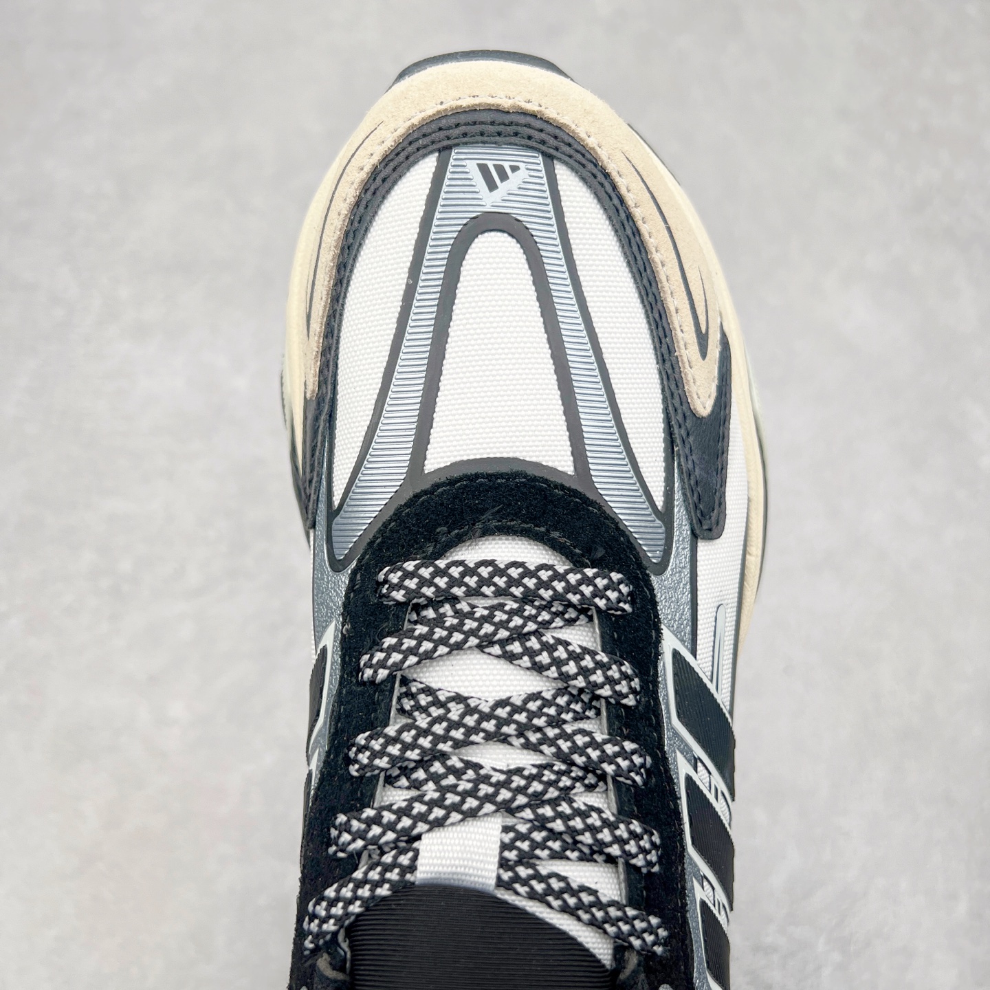 图片[4]-AD Originals Mts Pro 系列低帮厚底老爹风复古透气缓震休闲运动慢跑鞋 IH6342 打起精神，迎接美好一天。来全速向前，由这款 adidas 运动鞋为你打气。配备超轻盈 adidas Lightstrike 缓衝技术，为每步注入动力，加上顺滑鞋身，赋予灵活承托。柔软衬裡稳固贴脚，配合耐磨橡胶外底，助你应对不同的地形，轻松走遍城市街道、穿梭树林小径。尺码：36 36⅔ 37⅓ 38 38⅔ 39⅓ 40 40⅔ 41⅓ 42 42⅔ 43⅓ 44 45-选品中心