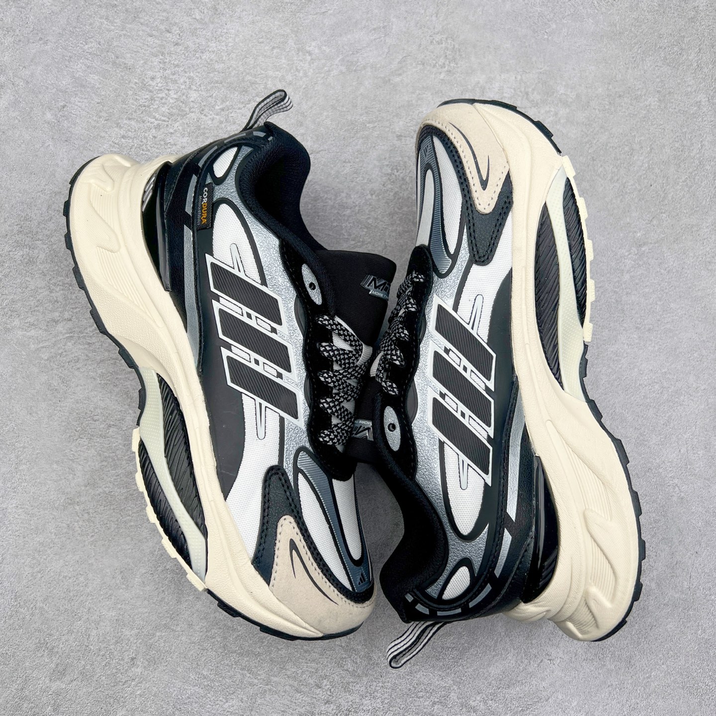 图片[3]-AD Originals Mts Pro 系列低帮厚底老爹风复古透气缓震休闲运动慢跑鞋 IH6342 打起精神，迎接美好一天。来全速向前，由这款 adidas 运动鞋为你打气。配备超轻盈 adidas Lightstrike 缓衝技术，为每步注入动力，加上顺滑鞋身，赋予灵活承托。柔软衬裡稳固贴脚，配合耐磨橡胶外底，助你应对不同的地形，轻松走遍城市街道、穿梭树林小径。尺码：36 36⅔ 37⅓ 38 38⅔ 39⅓ 40 40⅔ 41⅓ 42 42⅔ 43⅓ 44 45-选品中心