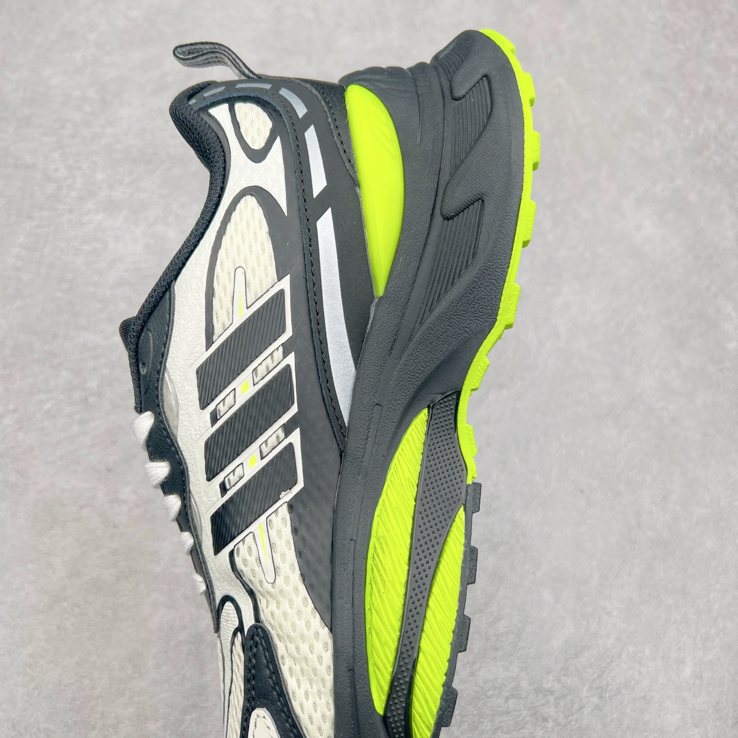 图片[7]-AD Originals Mts Pro 系列低帮厚底老爹风复古透气缓震休闲运动慢跑鞋 IH8252 打起精神，迎接美好一天。来全速向前，由这款 adidas 运动鞋为你打气。配备超轻盈 adidas Lightstrike 缓衝技术，为每步注入动力，加上顺滑鞋身，赋予灵活承托。柔软衬裡稳固贴脚，配合耐磨橡胶外底，助你应对不同的地形，轻松走遍城市街道、穿梭树林小径。尺码：36 36⅔ 37⅓ 38 38⅔ 39⅓ 40 40⅔ 41⅓ 42 42⅔ 43⅓ 44 45-选品中心