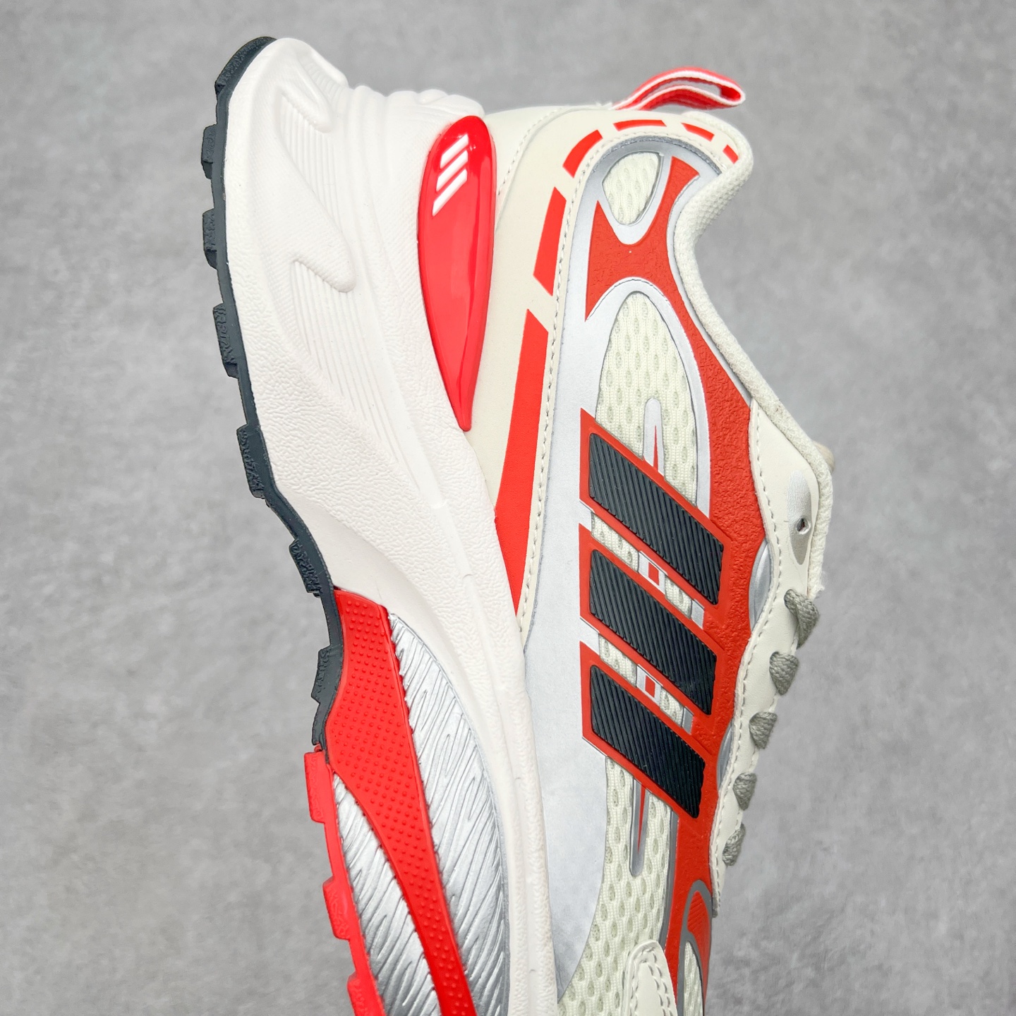 图片[6]-AD Originals Mts Pro 系列低帮厚底老爹风复古透气缓震休闲运动慢跑鞋 IH5836 打起精神，迎接美好一天。来全速向前，由这款 adidas 运动鞋为你打气。配备超轻盈 adidas Lightstrike 缓衝技术，为每步注入动力，加上顺滑鞋身，赋予灵活承托。柔软衬裡稳固贴脚，配合耐磨橡胶外底，助你应对不同的地形，轻松走遍城市街道、穿梭树林小径。尺码：36 36⅔ 37⅓ 38 38⅔ 39⅓ 40 40⅔ 41⅓ 42 42⅔ 43⅓ 44 45-选品中心