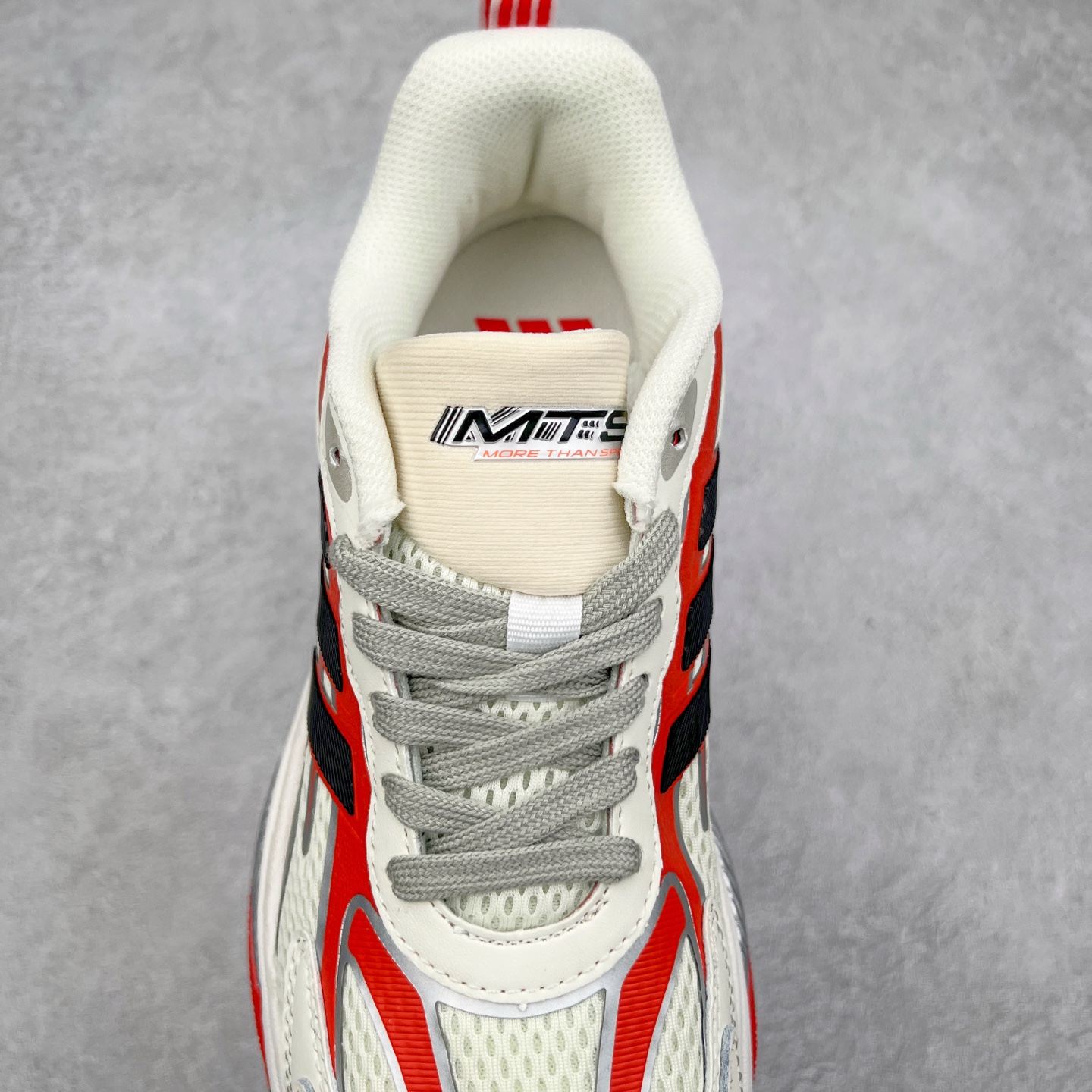 图片[5]-AD Originals Mts Pro 系列低帮厚底老爹风复古透气缓震休闲运动慢跑鞋 IH5836 打起精神，迎接美好一天。来全速向前，由这款 adidas 运动鞋为你打气。配备超轻盈 adidas Lightstrike 缓衝技术，为每步注入动力，加上顺滑鞋身，赋予灵活承托。柔软衬裡稳固贴脚，配合耐磨橡胶外底，助你应对不同的地形，轻松走遍城市街道、穿梭树林小径。尺码：36 36⅔ 37⅓ 38 38⅔ 39⅓ 40 40⅔ 41⅓ 42 42⅔ 43⅓ 44 45-选品中心