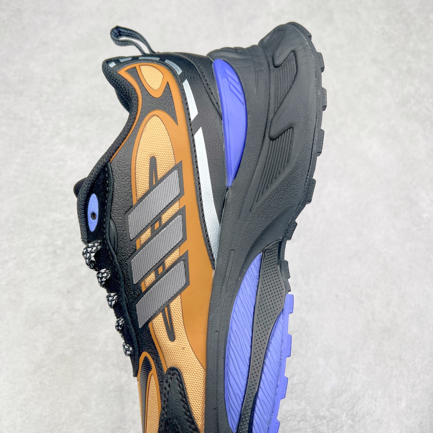 图片[7]-AD Originals Mts Pro 系列低帮厚底老爹风复古透气缓震休闲运动慢跑鞋 IH6341 打起精神，迎接美好一天。来全速向前，由这款 adidas 运动鞋为你打气。配备超轻盈 adidas Lightstrike 缓衝技术，为每步注入动力，加上顺滑鞋身，赋予灵活承托。柔软衬裡稳固贴脚，配合耐磨橡胶外底，助你应对不同的地形，轻松走遍城市街道、穿梭树林小径。尺码：36 36⅔ 37⅓ 38 38⅔ 39⅓ 40 40⅔ 41⅓ 42 42⅔ 43⅓ 44 45-选品中心