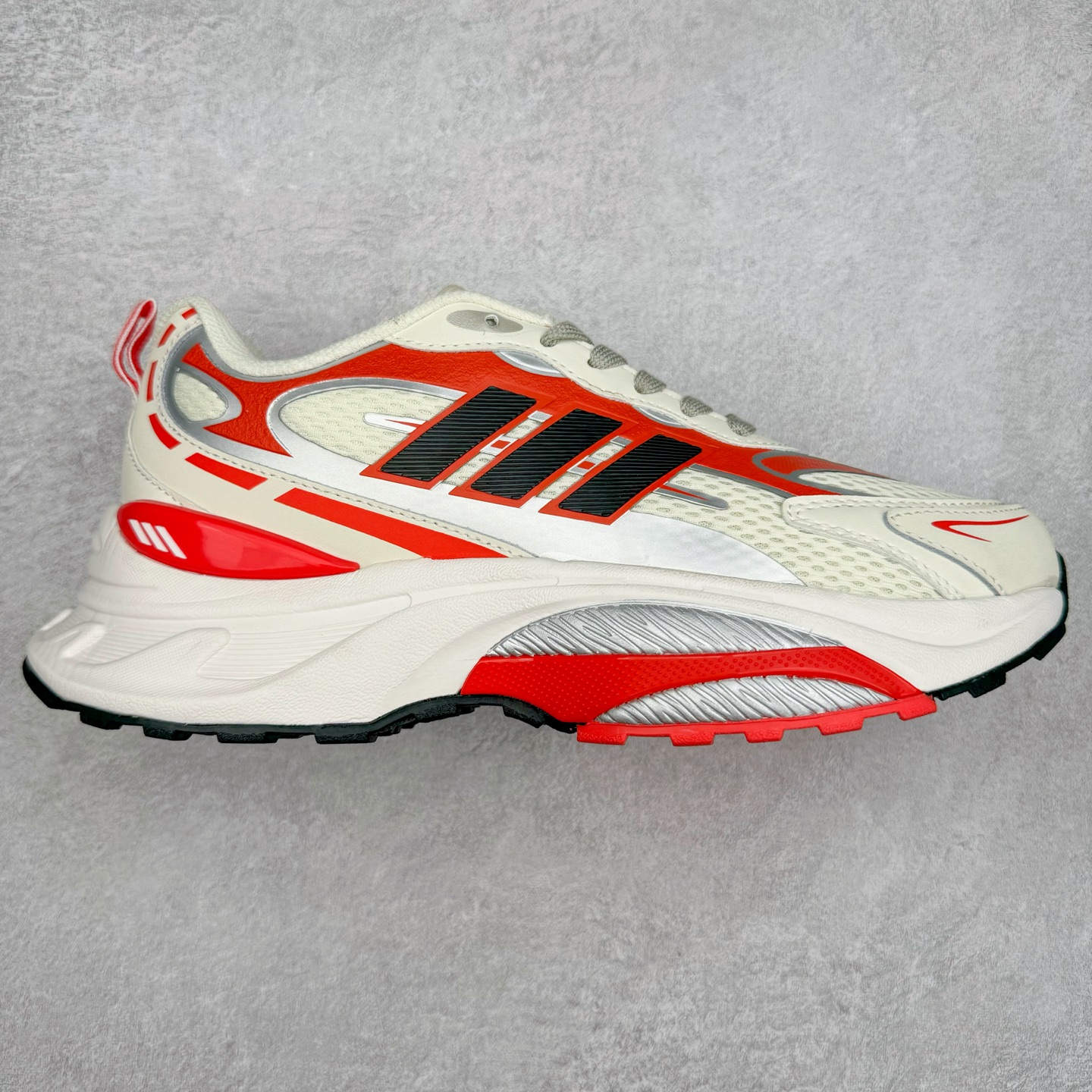 AD Originals Mts Pro 系列低帮厚底老爹风复古透气缓震休闲运动慢跑鞋 IH5836 打起精神，迎接美好一天。来全速向前，由这款 adidas 运动鞋为你打气。配备超轻盈 adidas Lightstrike 缓衝技术，为每步注入动力，加上顺滑鞋身，赋予灵活承托。柔软衬裡稳固贴脚，配合耐磨橡胶外底，助你应对不同的地形，轻松走遍城市街道、穿梭树林小径。尺码：36 36⅔ 37⅓ 38 38⅔ 39⅓ 40 40⅔ 41⅓ 42 42⅔ 43⅓ 44 45-选品中心