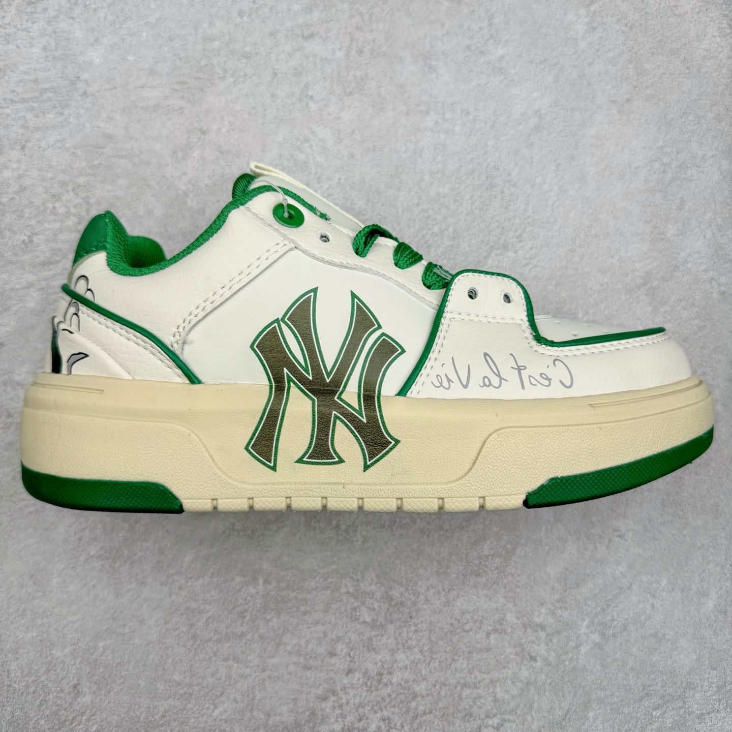 图片[8]-MLB Chunky Liner Basic 复古印花学长鞋系列低帮轻量增高厚底百搭休闲运动慢跑鞋板鞋 Korea韩国联名NY美国榄球纽约洋基队限定 韩国代购专供 全套原楦原纸板原厂数据开发 正确中底拉帮中底网布细节 平台代购专供 左脚内置芯片 韩国代购吊牌标贴 独家一比一RB+MD组合大底 高频后跟小人Logo精准对位立体饱满 正确网布加超迁鞋面 转印中底走线紧密 转印Logo工艺表层防刮不掉色 尺码：35 36 36.5 37.5 38 38.5 39 40 40.5 41 42 42.5 43 44 45-选品中心