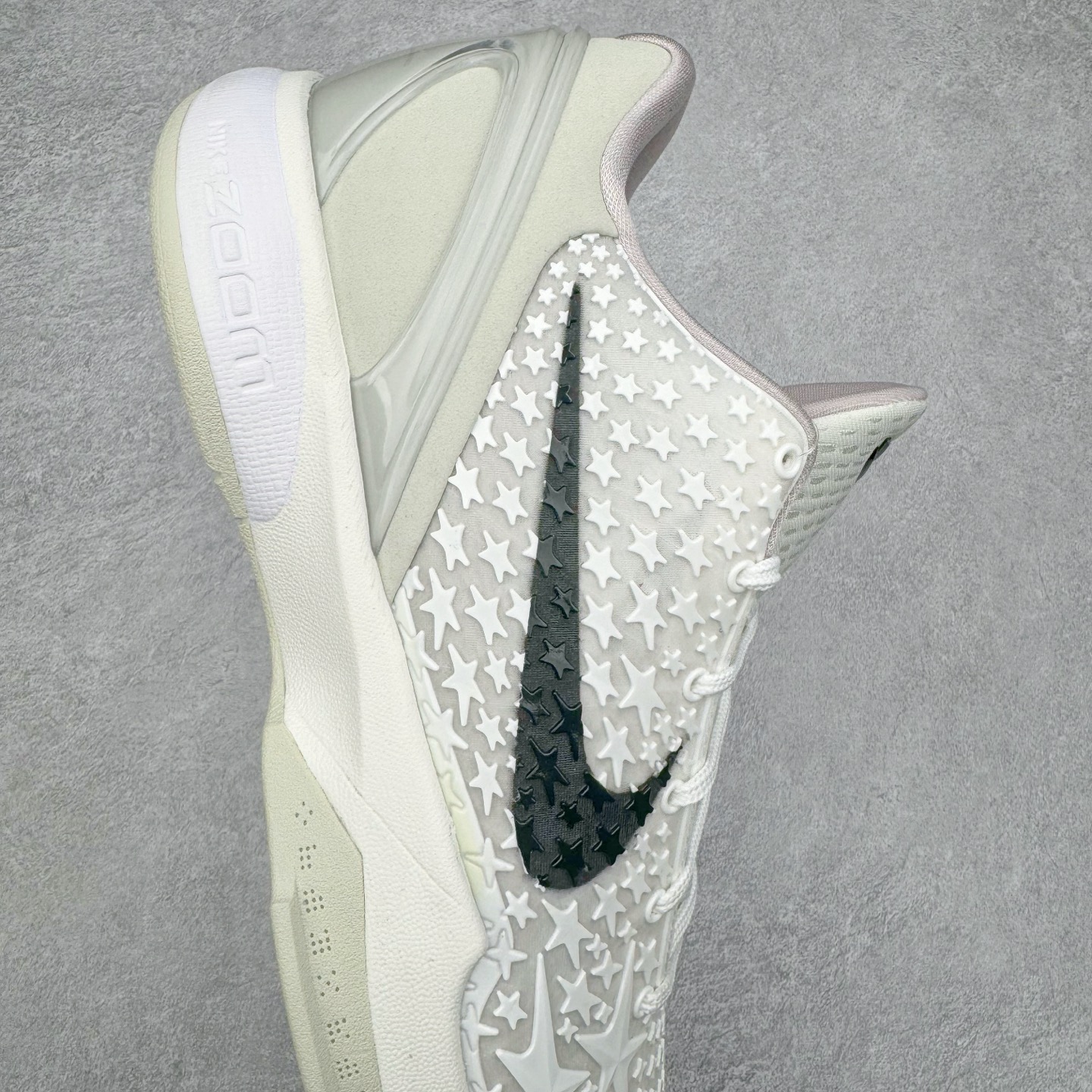 图片[6]-＃Star NK Zoom Kobe 6 Protro 科比六代 全明星2.0 白色星星 FQ3546-100 圈内顶级批次 完美复刻公司货 前掌超大Zoom Turbo气垫 后掌EVA缓震 真正的原汁原味 还原ZP脚感 全身鞋材卡料色独家定制 唯一正确喷漆工艺Swoosh 正确凹凸蛇鳞工艺 正确鞋面渐变效果 内全置真动飞态线 独立原厂模具 最大尺码达到48.5码 首批不拼图大几率过验 亲测已过 支持各种高强度实战 无需担心 上脚价 补货周期极长 脚宽建议买大半码 科比系列前掌偏窄 不影响二次销售 支持七天无理由退换 尺码：40 40.5 41 42 42.5 43 44 44.5 45 45.5 46 47.5 48.5-选品中心