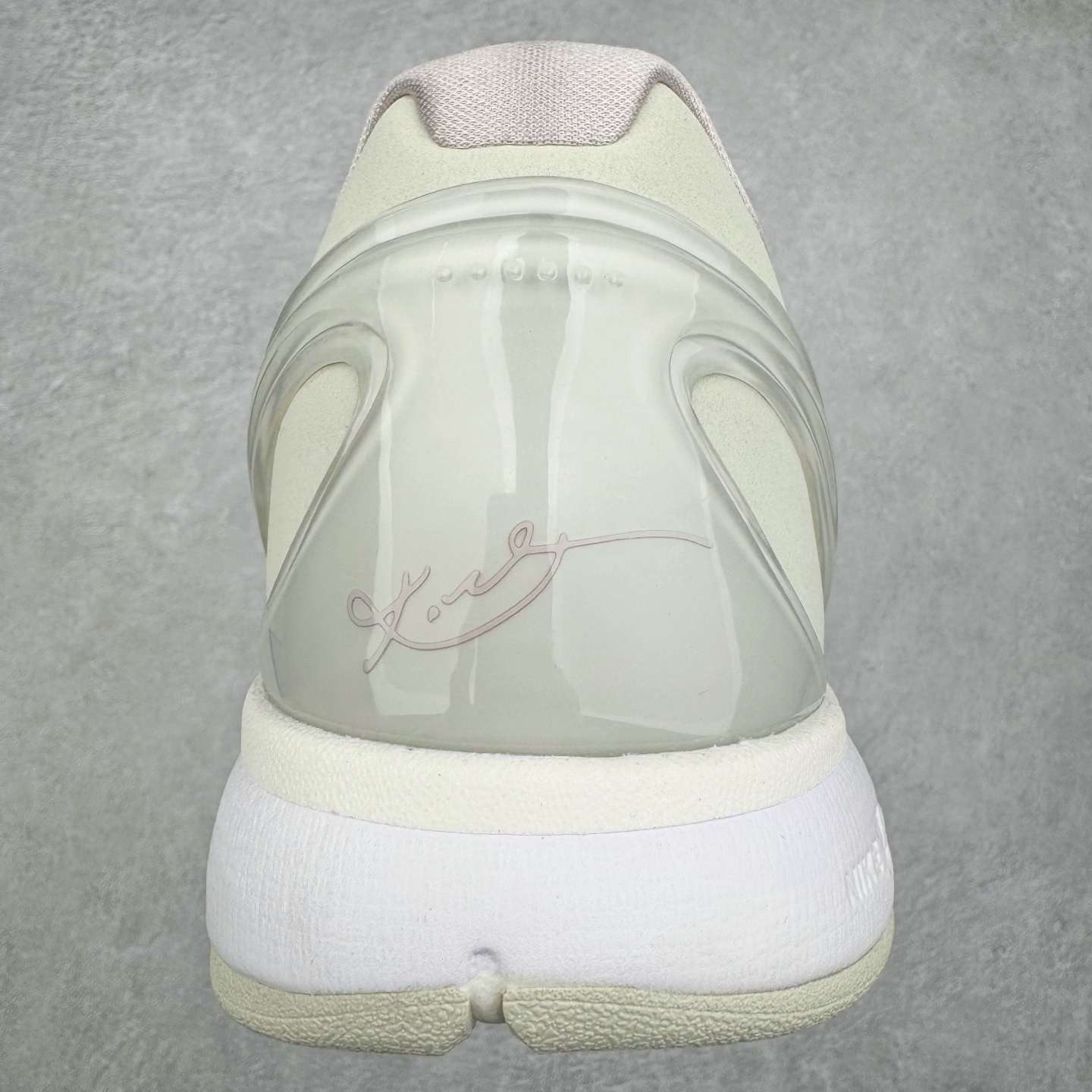 图片[8]-＃Star NK Zoom Kobe 6 Protro 科比六代 全明星2.0 白色星星 FQ3546-100 圈内顶级批次 完美复刻公司货 前掌超大Zoom Turbo气垫 后掌EVA缓震 真正的原汁原味 还原ZP脚感 全身鞋材卡料色独家定制 唯一正确喷漆工艺Swoosh 正确凹凸蛇鳞工艺 正确鞋面渐变效果 内全置真动飞态线 独立原厂模具 最大尺码达到48.5码 首批不拼图大几率过验 亲测已过 支持各种高强度实战 无需担心 上脚价 补货周期极长 脚宽建议买大半码 科比系列前掌偏窄 不影响二次销售 支持七天无理由退换 尺码：40 40.5 41 42 42.5 43 44 44.5 45 45.5 46 47.5 48.5-选品中心