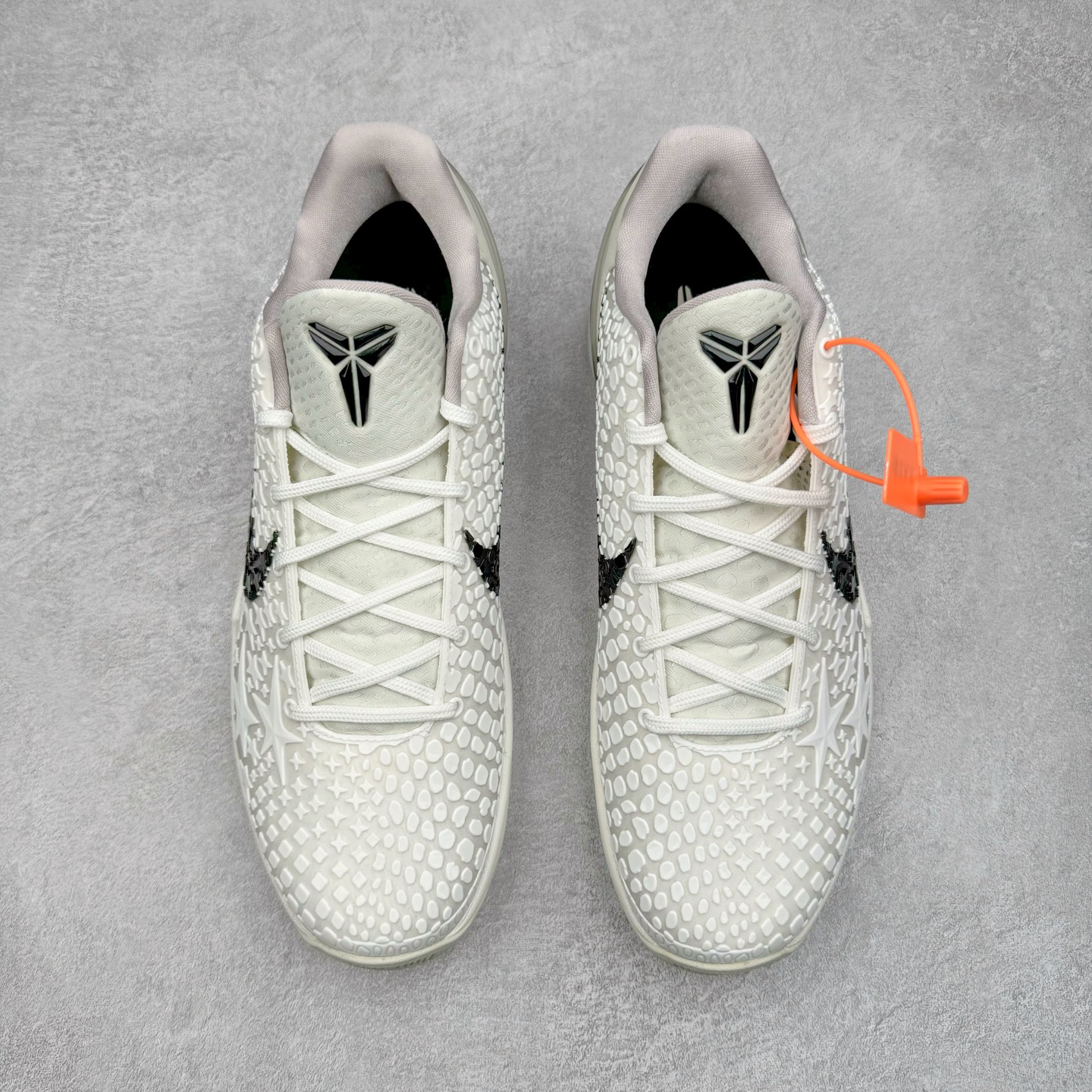 图片[2]-＃Star NK Zoom Kobe 6 Protro 科比六代 全明星2.0 白色星星 FQ3546-100 圈内顶级批次 完美复刻公司货 前掌超大Zoom Turbo气垫 后掌EVA缓震 真正的原汁原味 还原ZP脚感 全身鞋材卡料色独家定制 唯一正确喷漆工艺Swoosh 正确凹凸蛇鳞工艺 正确鞋面渐变效果 内全置真动飞态线 独立原厂模具 最大尺码达到48.5码 首批不拼图大几率过验 亲测已过 支持各种高强度实战 无需担心 上脚价 补货周期极长 脚宽建议买大半码 科比系列前掌偏窄 不影响二次销售 支持七天无理由退换 尺码：40 40.5 41 42 42.5 43 44 44.5 45 45.5 46 47.5 48.5-选品中心