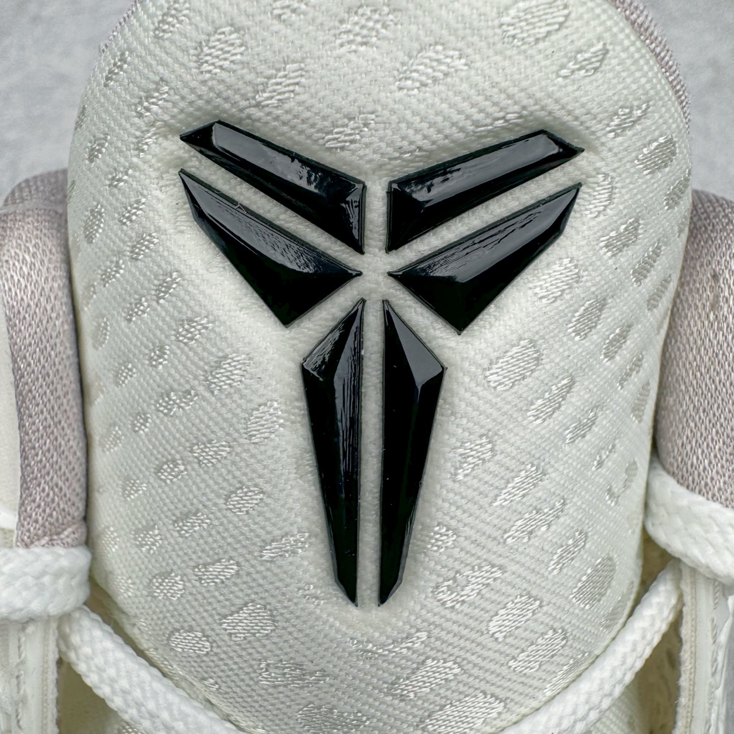 图片[16]-＃Star NK Zoom Kobe 6 Protro 科比六代 全明星2.0 白色星星 FQ3546-100 圈内顶级批次 完美复刻公司货 前掌超大Zoom Turbo气垫 后掌EVA缓震 真正的原汁原味 还原ZP脚感 全身鞋材卡料色独家定制 唯一正确喷漆工艺Swoosh 正确凹凸蛇鳞工艺 正确鞋面渐变效果 内全置真动飞态线 独立原厂模具 最大尺码达到48.5码 首批不拼图大几率过验 亲测已过 支持各种高强度实战 无需担心 上脚价 补货周期极长 脚宽建议买大半码 科比系列前掌偏窄 不影响二次销售 支持七天无理由退换 尺码：40 40.5 41 42 42.5 43 44 44.5 45 45.5 46 47.5 48.5-选品中心