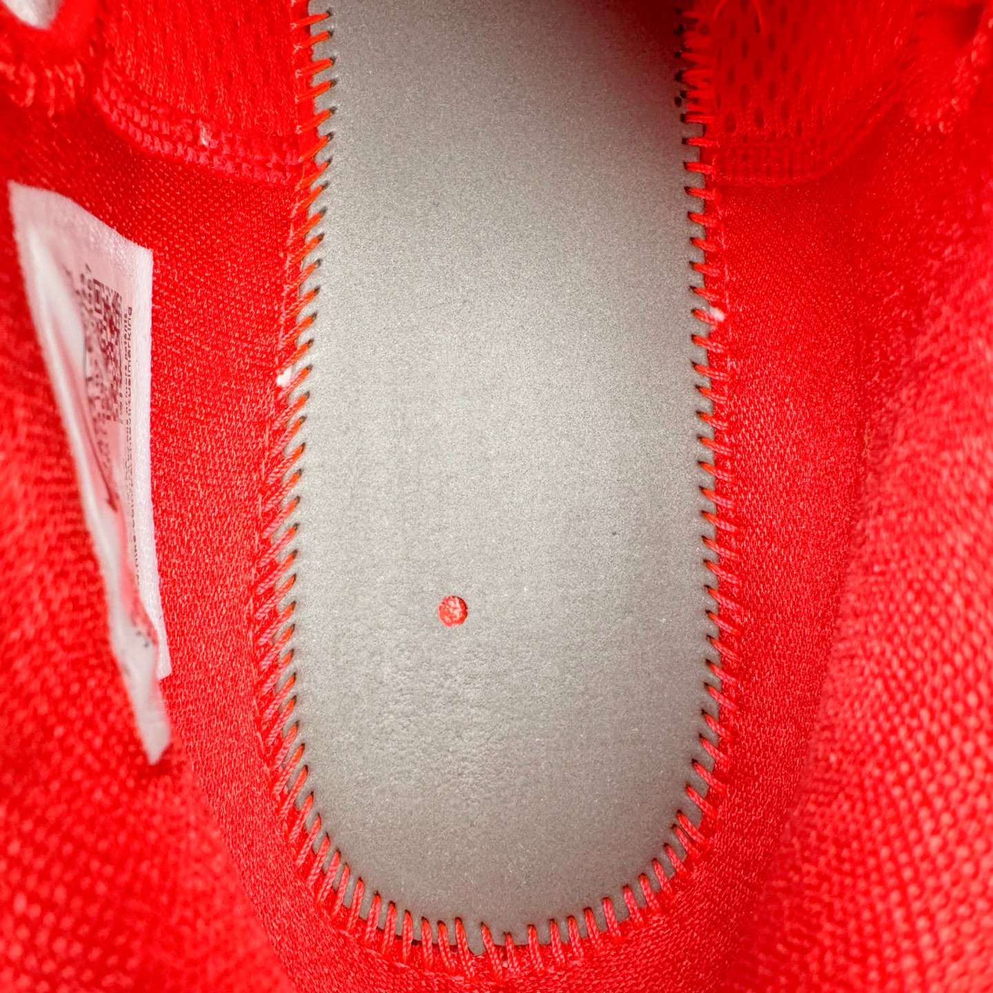 图片[21]-＃Star NK Zoom Kobe 6 Protro 科比六代 红黑反转青蜂侠 FV4921-600 圈内顶级批次 完美复刻公司货 前掌超大Zoom Turbo气垫 后掌EVA缓震 真正的原汁原味 还原ZP脚感 全身鞋材卡料色独家定制 唯一正确喷漆工艺Swoosh 正确凹凸蛇鳞工艺 正确鞋面渐变效果 内全置真动飞态线 独立原厂模具 最大尺码达到48.5码 首批不拼图大几率过验 亲测已过 支持各种高强度实战 无需担心 上脚价 补货周期极长 脚宽建议买大半码 科比系列前掌偏窄 不影响二次销售 支持七天无理由退换 尺码：40 40.5 41 42 42.5 43 44 44.5 45 45.5 46 47.5 48.5-选品中心