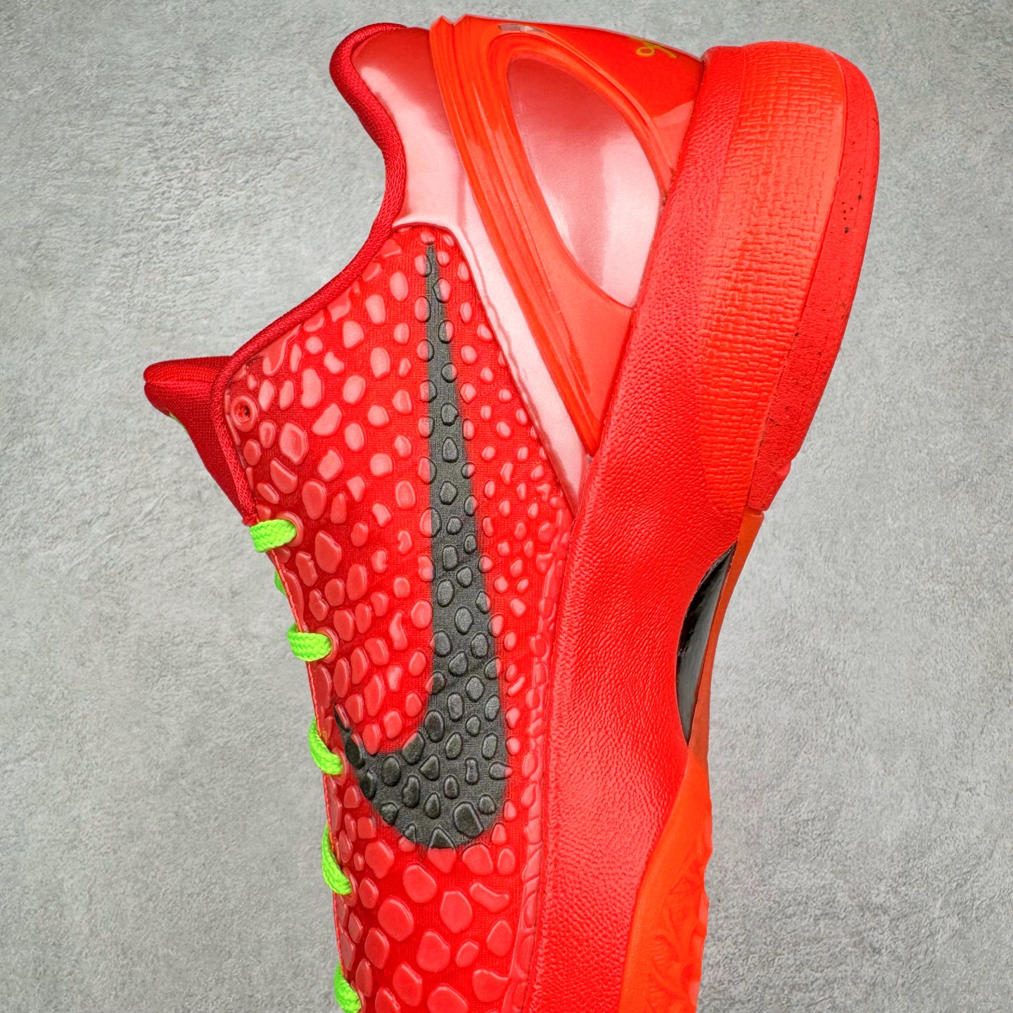 图片[7]-＃Star NK Zoom Kobe 6 Protro 科比六代 红黑反转青蜂侠 FV4921-600 圈内顶级批次 完美复刻公司货 前掌超大Zoom Turbo气垫 后掌EVA缓震 真正的原汁原味 还原ZP脚感 全身鞋材卡料色独家定制 唯一正确喷漆工艺Swoosh 正确凹凸蛇鳞工艺 正确鞋面渐变效果 内全置真动飞态线 独立原厂模具 最大尺码达到48.5码 首批不拼图大几率过验 亲测已过 支持各种高强度实战 无需担心 上脚价 补货周期极长 脚宽建议买大半码 科比系列前掌偏窄 不影响二次销售 支持七天无理由退换 尺码：40 40.5 41 42 42.5 43 44 44.5 45 45.5 46 47.5 48.5-选品中心