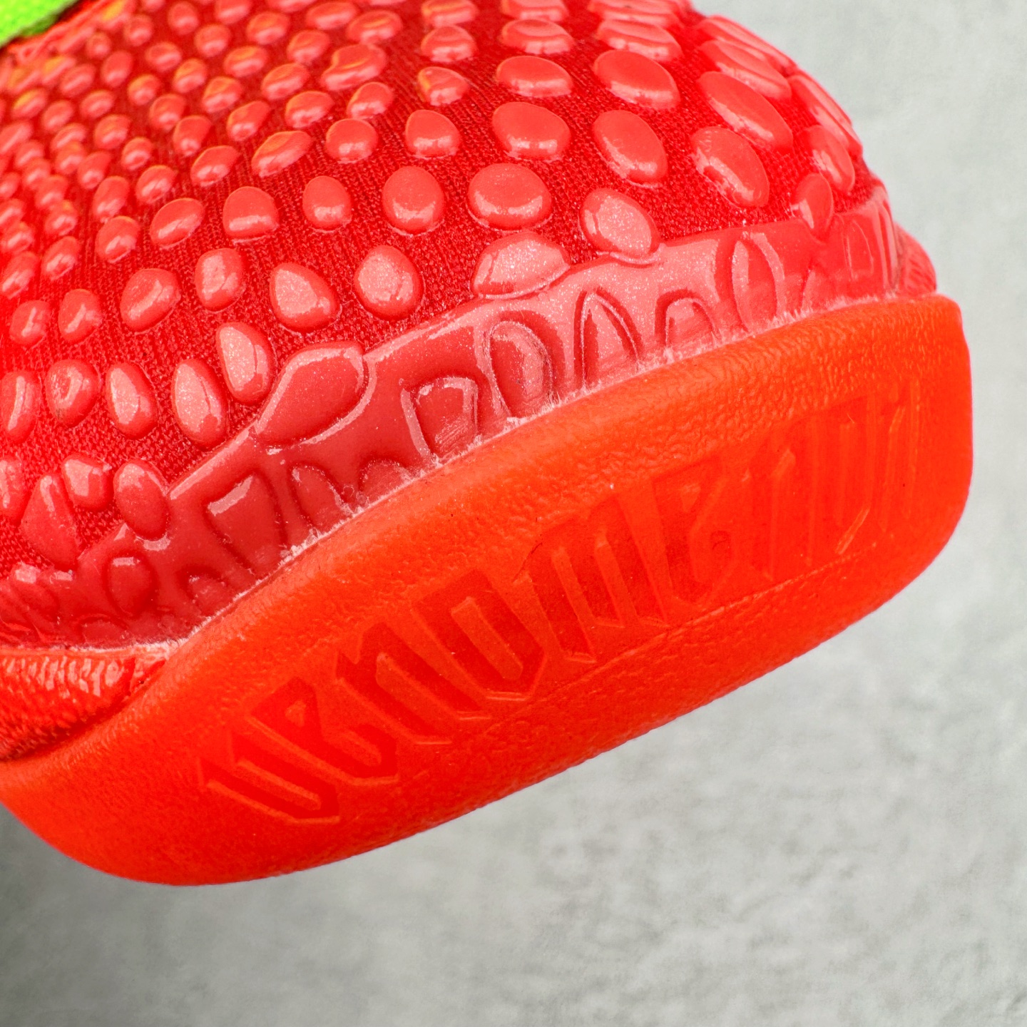 图片[17]-＃Star NK Zoom Kobe 6 Protro 科比六代 红黑反转青蜂侠 FV4921-600 圈内顶级批次 完美复刻公司货 前掌超大Zoom Turbo气垫 后掌EVA缓震 真正的原汁原味 还原ZP脚感 全身鞋材卡料色独家定制 唯一正确喷漆工艺Swoosh 正确凹凸蛇鳞工艺 正确鞋面渐变效果 内全置真动飞态线 独立原厂模具 最大尺码达到48.5码 首批不拼图大几率过验 亲测已过 支持各种高强度实战 无需担心 上脚价 补货周期极长 脚宽建议买大半码 科比系列前掌偏窄 不影响二次销售 支持七天无理由退换 尺码：40 40.5 41 42 42.5 43 44 44.5 45 45.5 46 47.5 48.5-选品中心