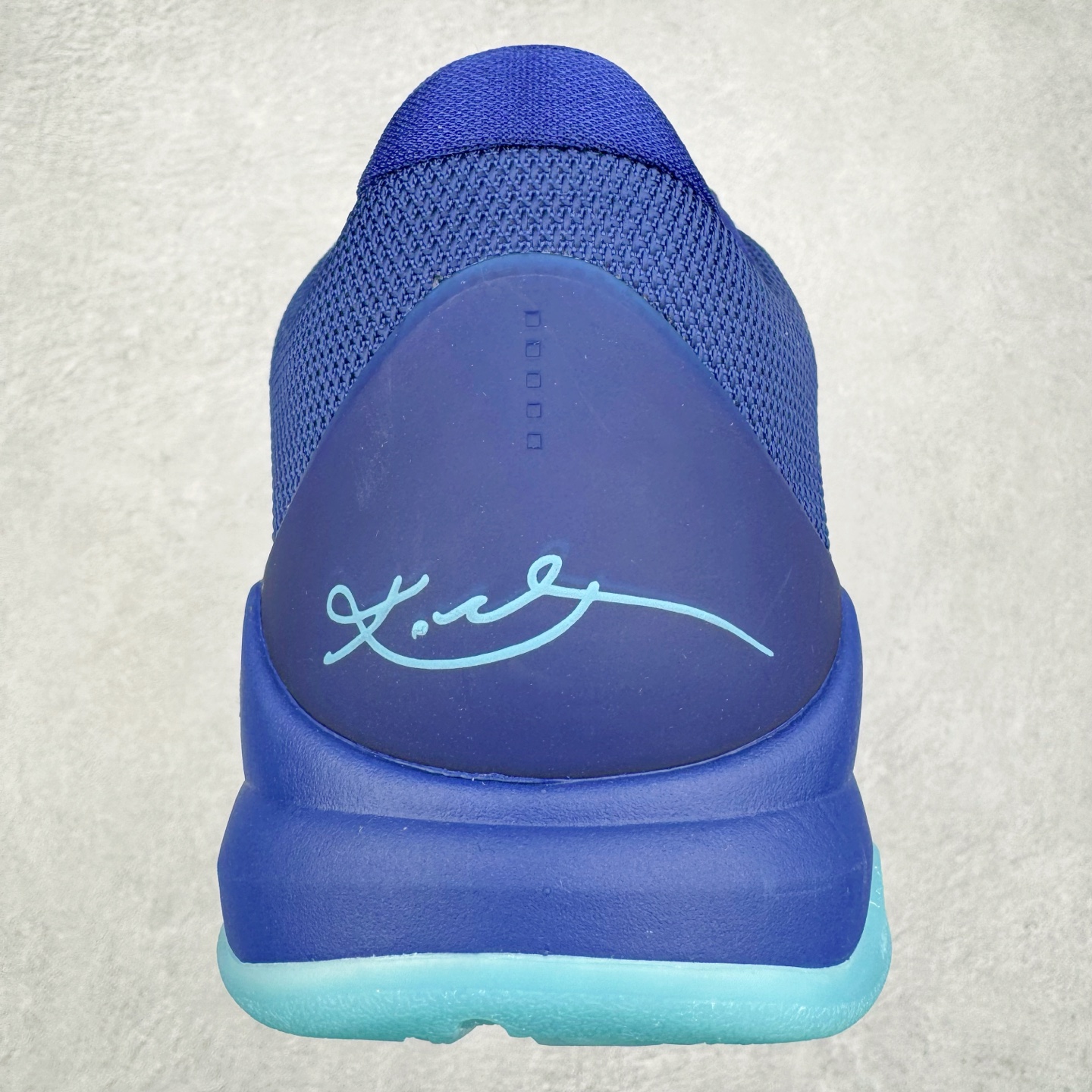 图片[8]-＃Star NK Zoom Kobe 科比5代 X-Ray 蓝色骨骼 HJ4303-400 圈内顶级批次 完美复刻公司货 前掌超大Zoom Turbo气垫 后掌EVA缓震 真正的原汁原味 还原ZP脚感 全身鞋材卡料色独家定制 唯一正确喷漆工艺Swoosh 正确凹凸蛇鳞工艺 正确鞋面渐变效果 内全置真动飞态线 独立原厂模具 最大尺码达到49.5码 首批不拼图大几率过验 亲测已过 支持各种高强度实战 无需担心 上脚价 补货周期极长 脚宽建议买大半码 科比系列前掌偏窄 不影响二次销售 支持七天无理由退换 尺码：40 40.5 41 42 42.5 43 44 44.5 45 45.5 46 47.5 48.5-选品中心