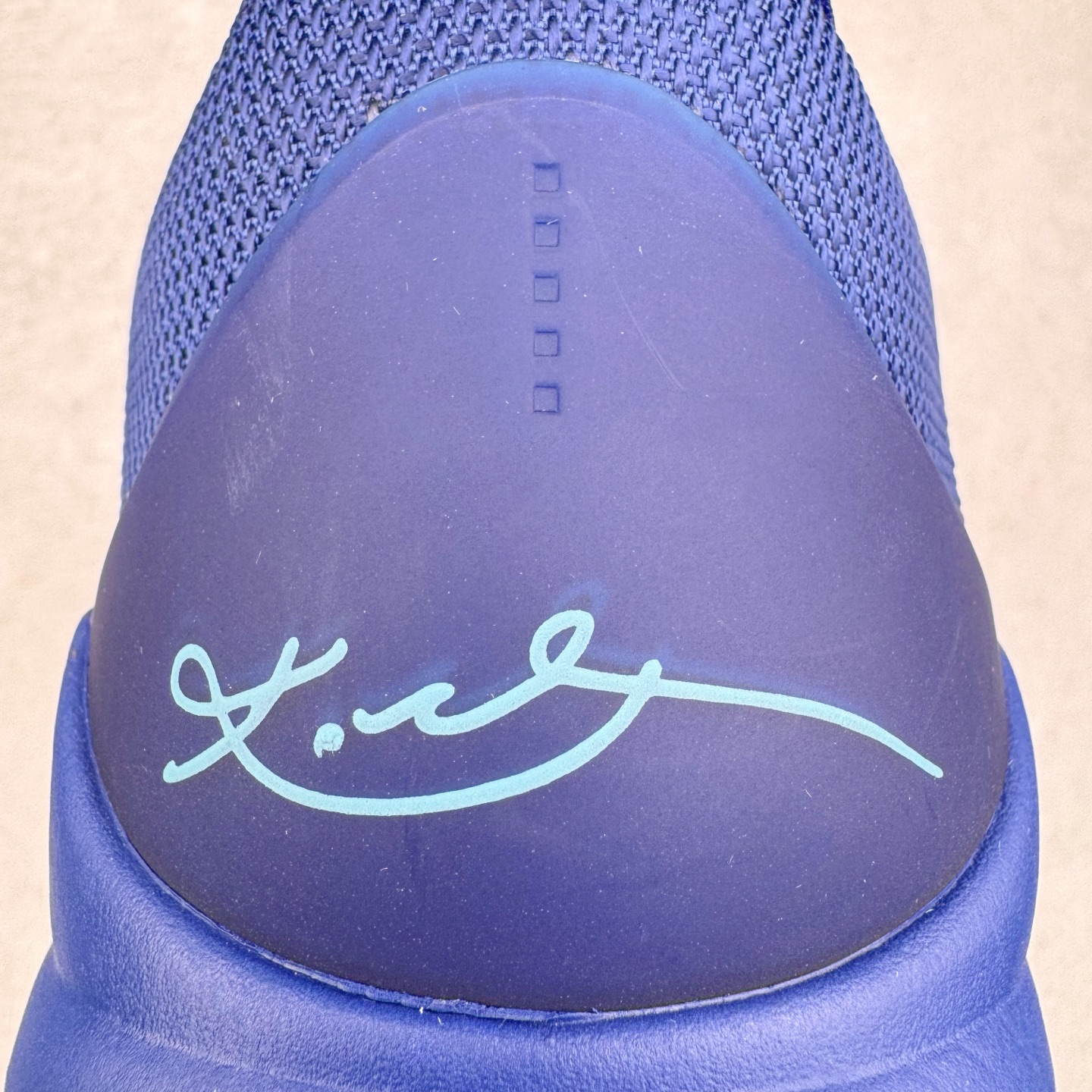 图片[19]-＃Star NK Zoom Kobe 科比5代 X-Ray 蓝色骨骼 HJ4303-400 圈内顶级批次 完美复刻公司货 前掌超大Zoom Turbo气垫 后掌EVA缓震 真正的原汁原味 还原ZP脚感 全身鞋材卡料色独家定制 唯一正确喷漆工艺Swoosh 正确凹凸蛇鳞工艺 正确鞋面渐变效果 内全置真动飞态线 独立原厂模具 最大尺码达到49.5码 首批不拼图大几率过验 亲测已过 支持各种高强度实战 无需担心 上脚价 补货周期极长 脚宽建议买大半码 科比系列前掌偏窄 不影响二次销售 支持七天无理由退换 尺码：40 40.5 41 42 42.5 43 44 44.5 45 45.5 46 47.5 48.5-选品中心