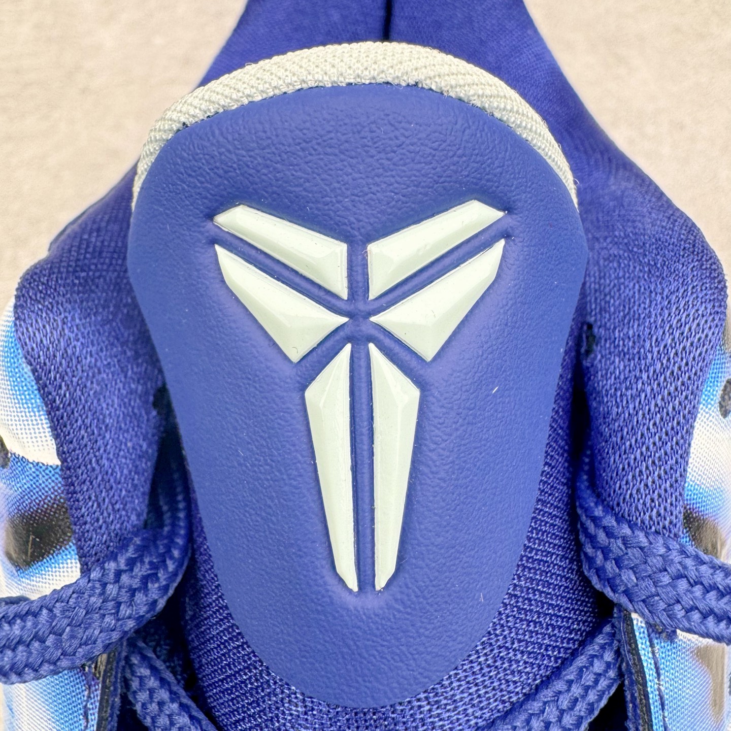 图片[12]-＃Star NK Zoom Kobe 科比5代 X-Ray 蓝色骨骼 HJ4303-400 圈内顶级批次 完美复刻公司货 前掌超大Zoom Turbo气垫 后掌EVA缓震 真正的原汁原味 还原ZP脚感 全身鞋材卡料色独家定制 唯一正确喷漆工艺Swoosh 正确凹凸蛇鳞工艺 正确鞋面渐变效果 内全置真动飞态线 独立原厂模具 最大尺码达到49.5码 首批不拼图大几率过验 亲测已过 支持各种高强度实战 无需担心 上脚价 补货周期极长 脚宽建议买大半码 科比系列前掌偏窄 不影响二次销售 支持七天无理由退换 尺码：40 40.5 41 42 42.5 43 44 44.5 45 45.5 46 47.5 48.5-选品中心