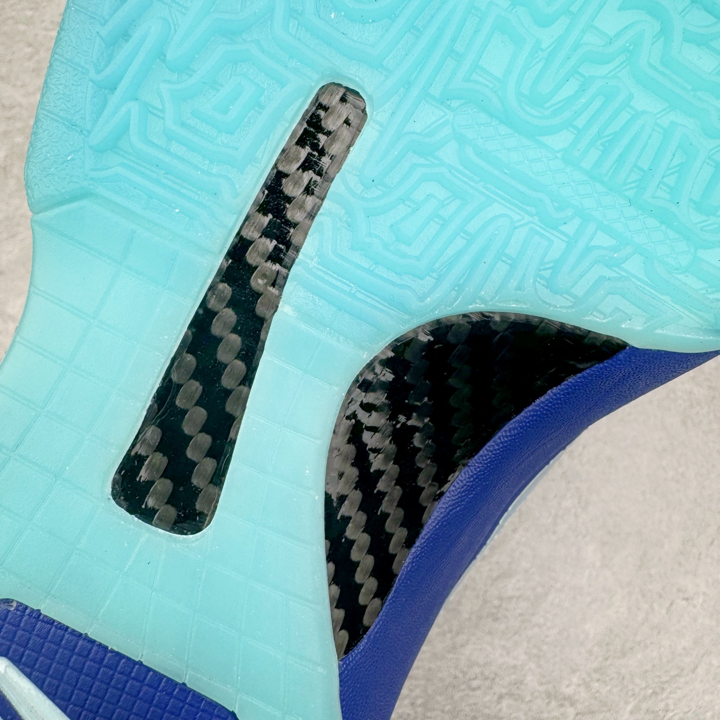 图片[17]-＃Star NK Zoom Kobe 科比5代 X-Ray 蓝色骨骼 HJ4303-400 圈内顶级批次 完美复刻公司货 前掌超大Zoom Turbo气垫 后掌EVA缓震 真正的原汁原味 还原ZP脚感 全身鞋材卡料色独家定制 唯一正确喷漆工艺Swoosh 正确凹凸蛇鳞工艺 正确鞋面渐变效果 内全置真动飞态线 独立原厂模具 最大尺码达到49.5码 首批不拼图大几率过验 亲测已过 支持各种高强度实战 无需担心 上脚价 补货周期极长 脚宽建议买大半码 科比系列前掌偏窄 不影响二次销售 支持七天无理由退换 尺码：40 40.5 41 42 42.5 43 44 44.5 45 45.5 46 47.5 48.5-选品中心