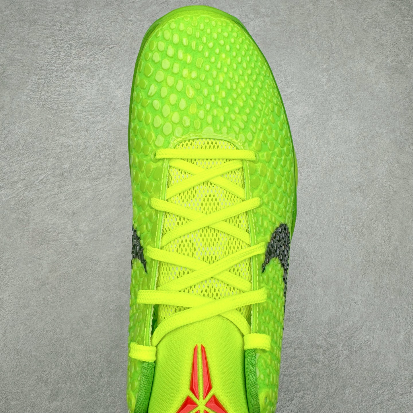 图片[4]-＃Star NK Zoom Kobe 6 Protro 科比六代 青蜂侠 CW2190-300 圈内顶级批次 完美复刻公司货 前掌超大Zoom Turbo气垫 后掌EVA缓震 真正的原汁原味 还原ZP脚感 全身鞋材卡料色独家定制 唯一正确喷漆工艺Swoosh 正确凹凸蛇鳞工艺 正确鞋面渐变效果 内全置真动飞态线 独立原厂模具 最大尺码达到48.5码 首批不拼图大几率过验 亲测已过 支持各种高强度实战 无需担心 上脚价 补货周期极长 脚宽建议买大半码 科比系列前掌偏窄 不影响二次销售 支持七天无理由退换 尺码：40 40.5 41 42 42.5 43 44 44.5 45 45.5 46 47.5 48.5-选品中心