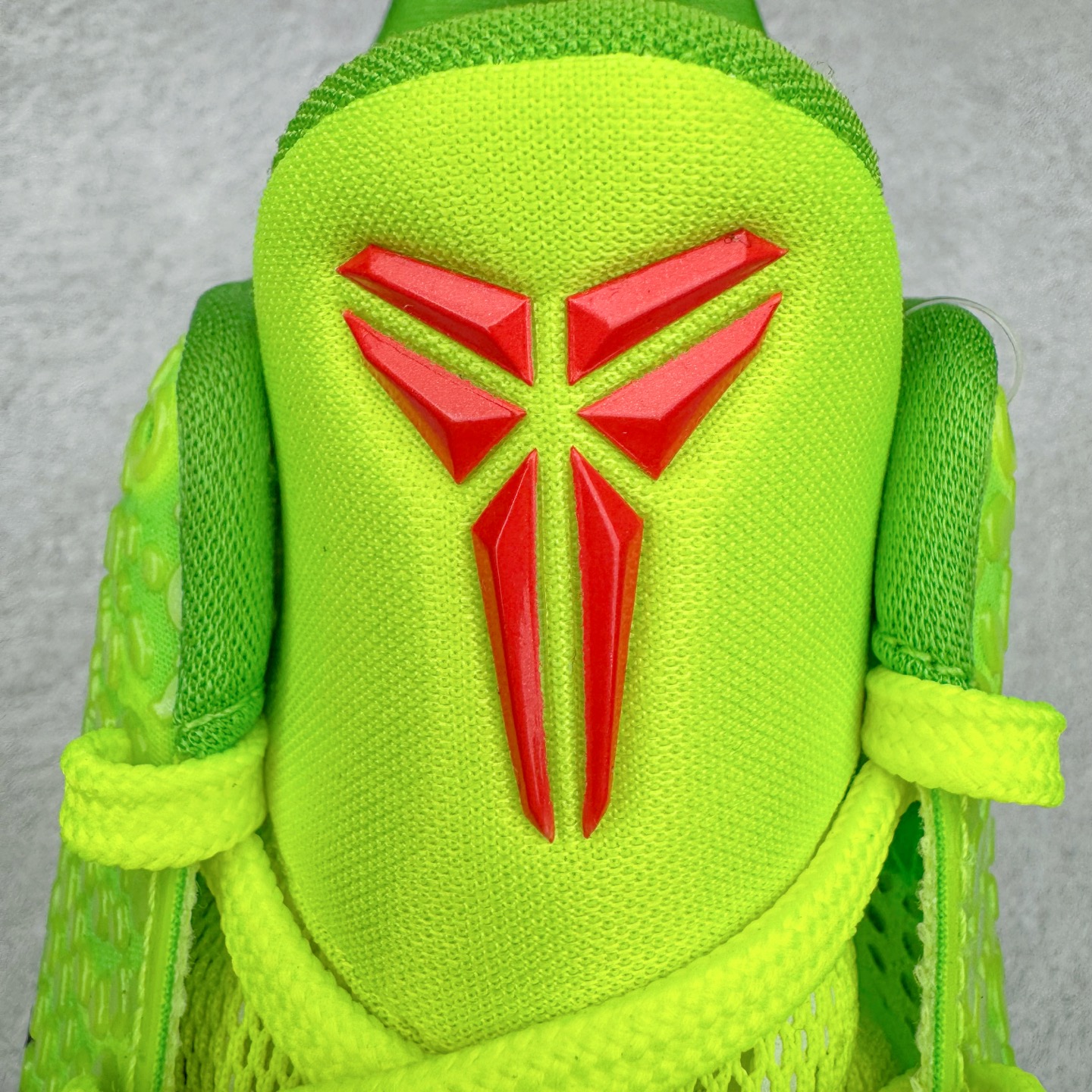 图片[19]-＃Star NK Zoom Kobe 6 Protro 科比六代 青蜂侠 CW2190-300 圈内顶级批次 完美复刻公司货 前掌超大Zoom Turbo气垫 后掌EVA缓震 真正的原汁原味 还原ZP脚感 全身鞋材卡料色独家定制 唯一正确喷漆工艺Swoosh 正确凹凸蛇鳞工艺 正确鞋面渐变效果 内全置真动飞态线 独立原厂模具 最大尺码达到48.5码 首批不拼图大几率过验 亲测已过 支持各种高强度实战 无需担心 上脚价 补货周期极长 脚宽建议买大半码 科比系列前掌偏窄 不影响二次销售 支持七天无理由退换 尺码：40 40.5 41 42 42.5 43 44 44.5 45 45.5 46 47.5 48.5-选品中心